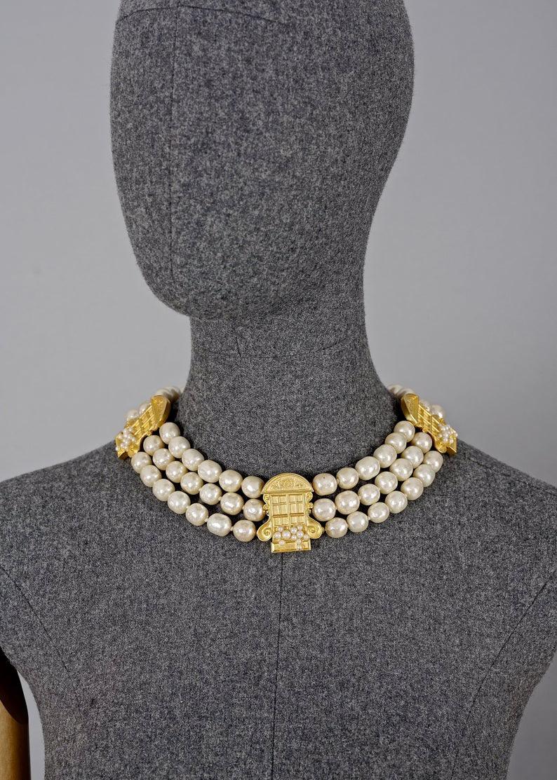KARL LAGERFELD French Window Door Multi Layer Pearl Choker Necklace In Excellent Condition For Sale In Kingersheim, Alsace