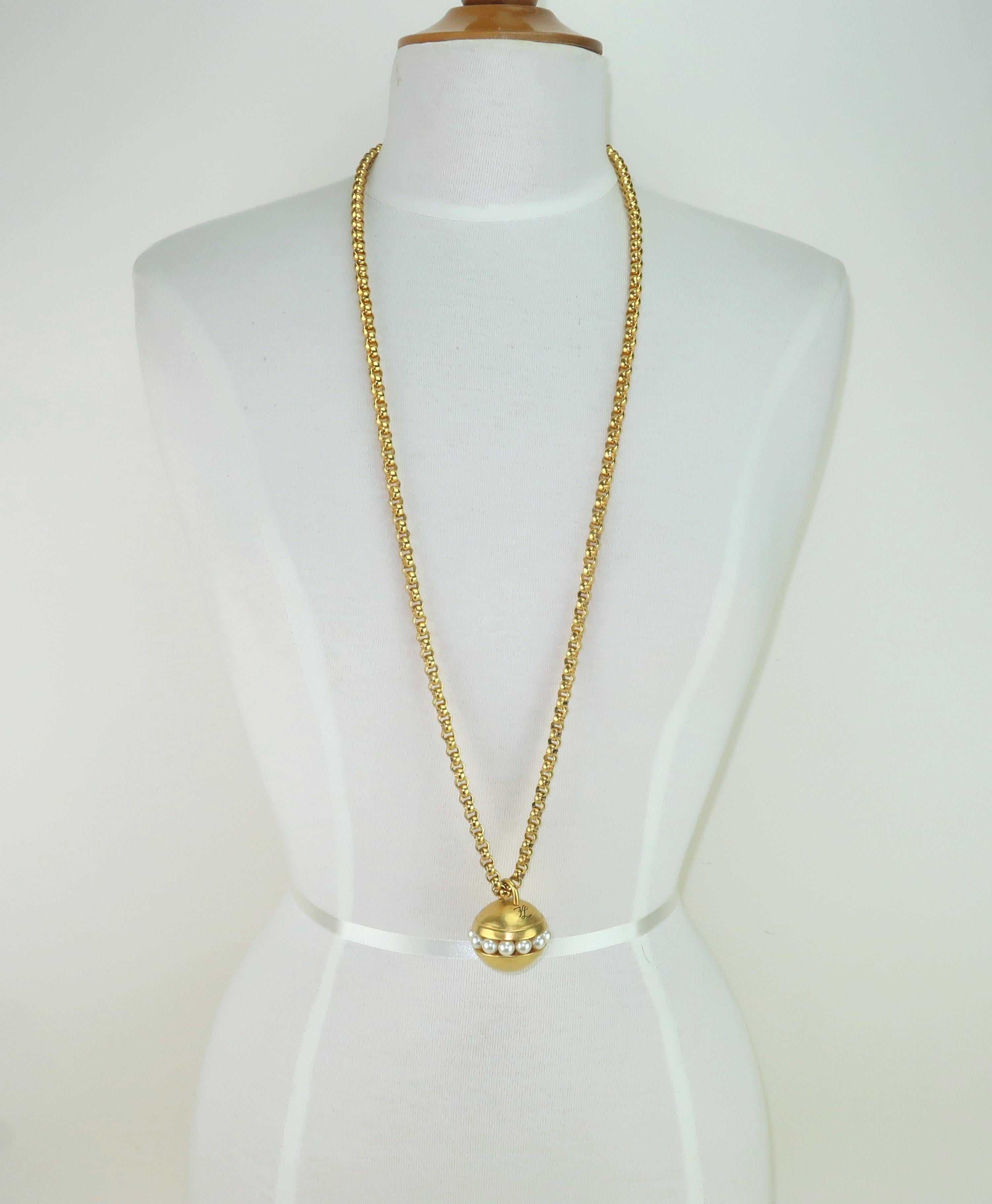 KARL LAGERFELD Collana a catena con orbita placcata in oro e perle, anni '80 in vendita 4