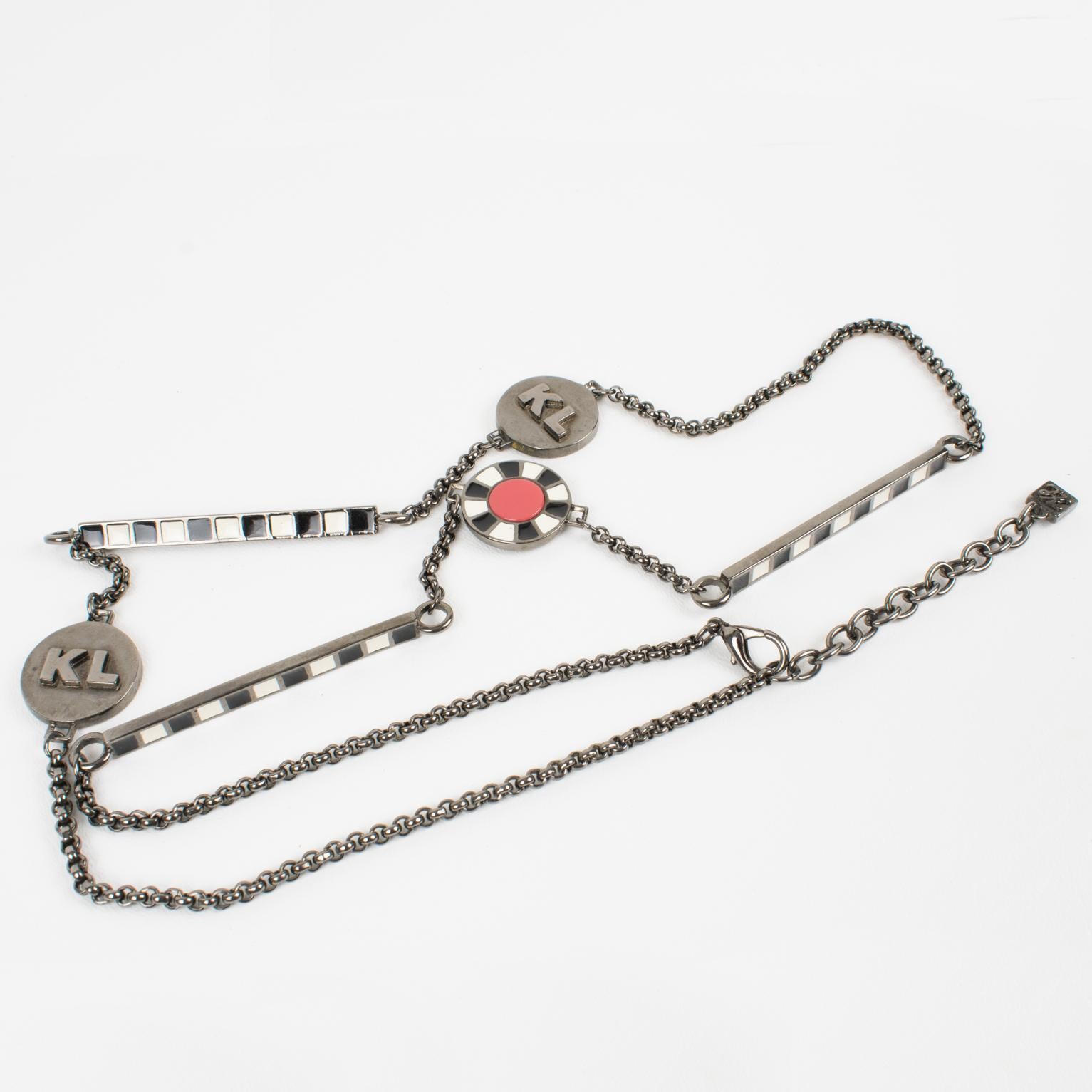 Karl Lagerfeld Sautoir en bronze avec émail rouge et noir en vente 5