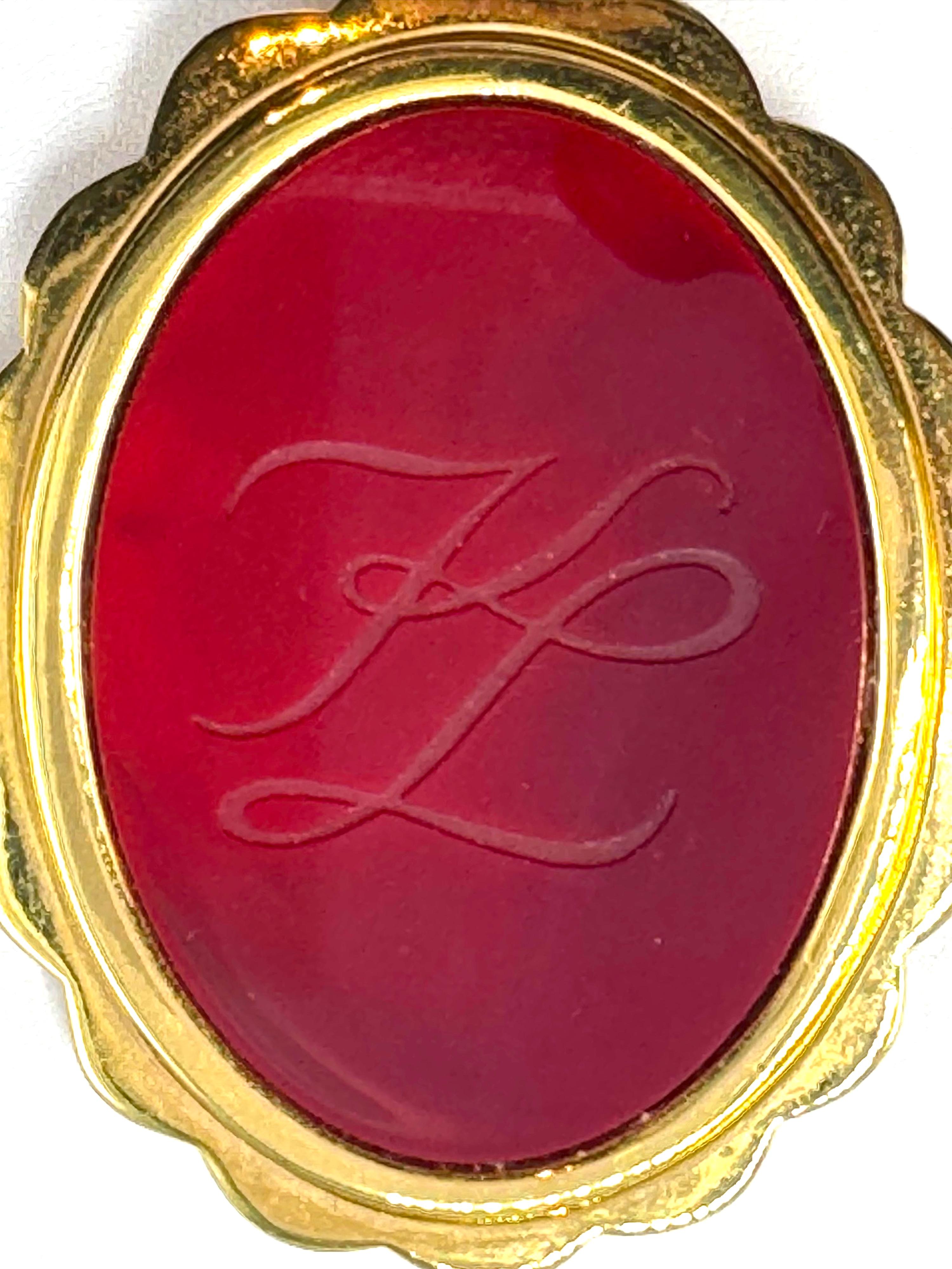 Karl Lagerfeld KL Broche ovale avec logo initial en verre en vente 1