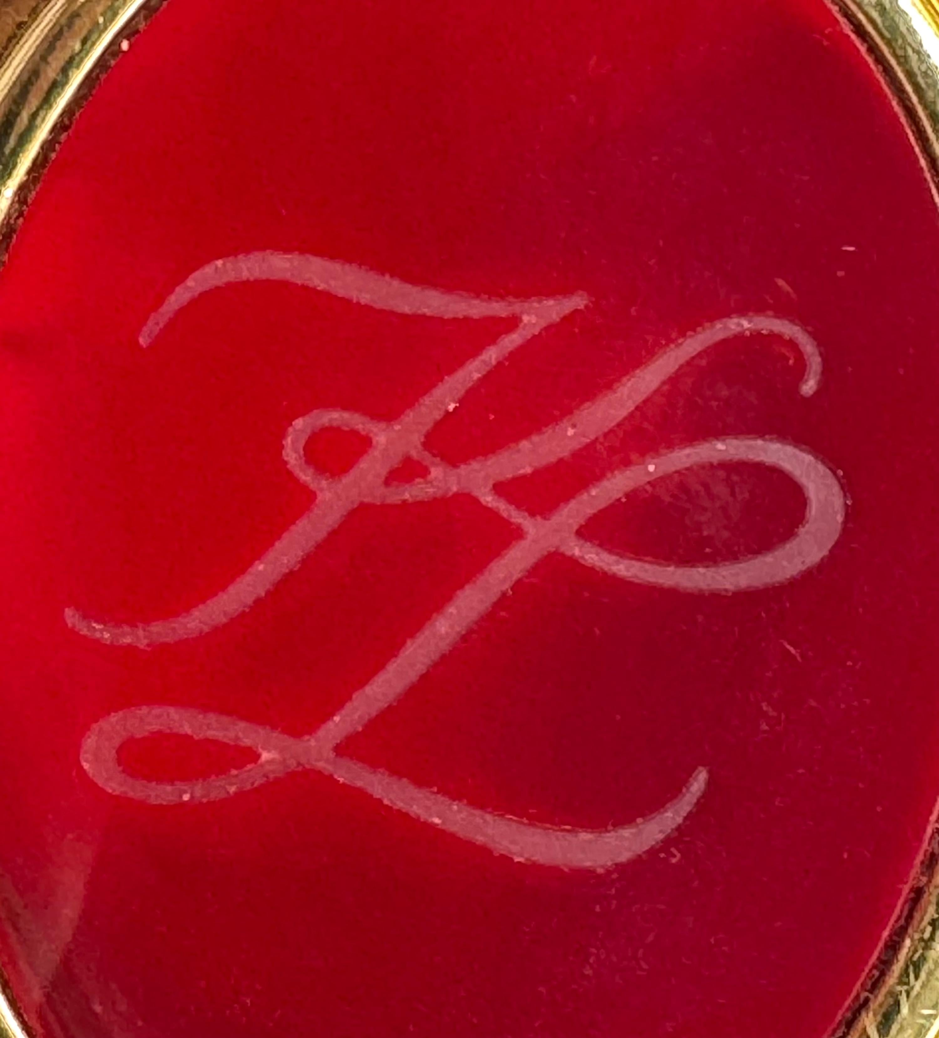 Karl Lagerfeld KL Broche ovale avec logo initial en verre en vente 4