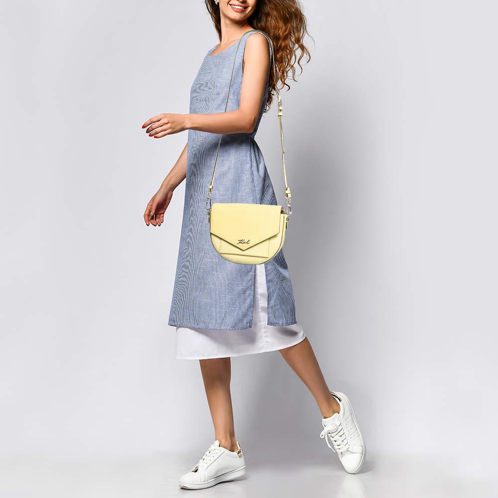 Express your personal style with this high end crossbody bag. Crafted from quality materials it has been added with fine details and is finished perfectly. It features a well sized interior.