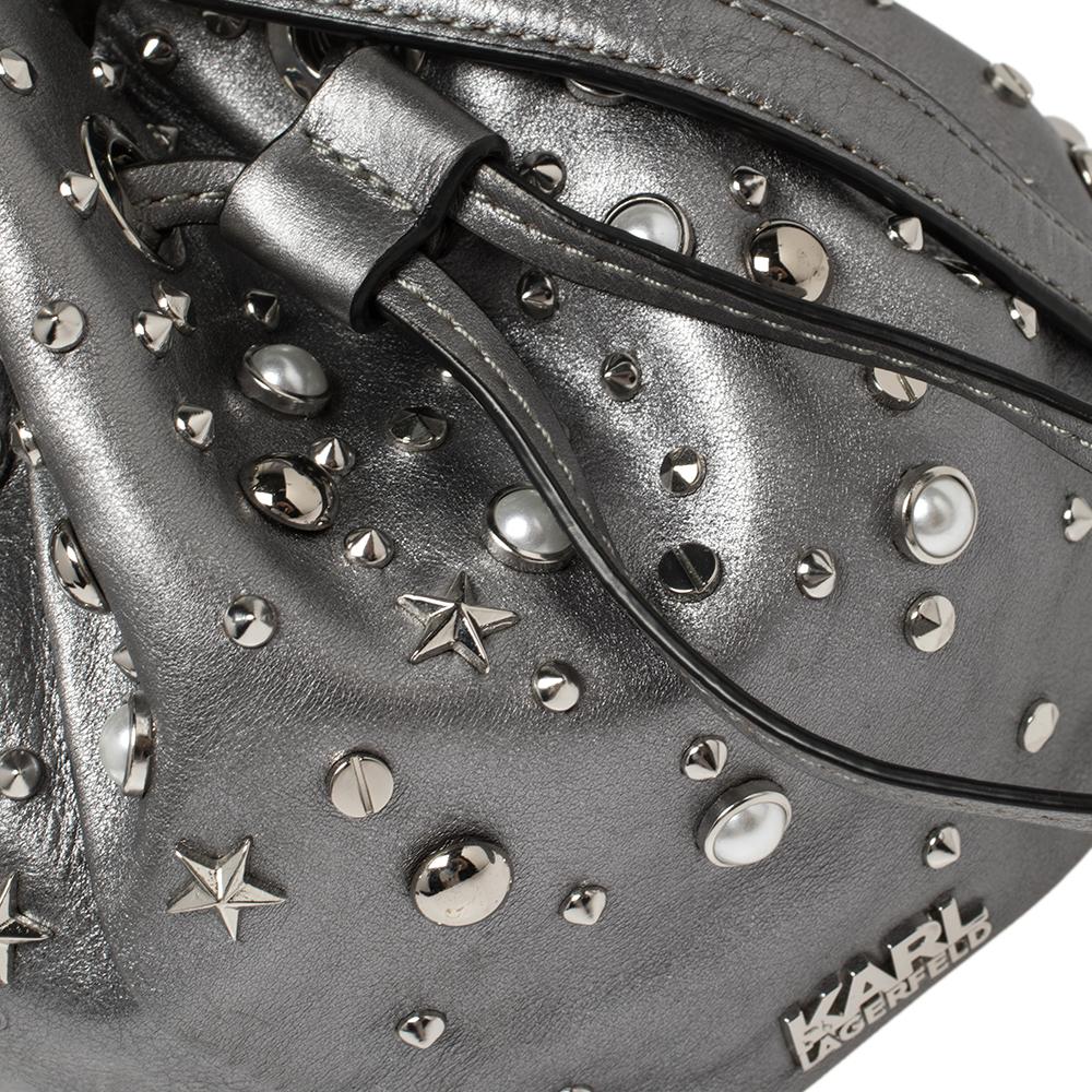 Karl Lagerfeld Metallic Silber Leder K/Rocky Nieten Kordelzug Tasche 5