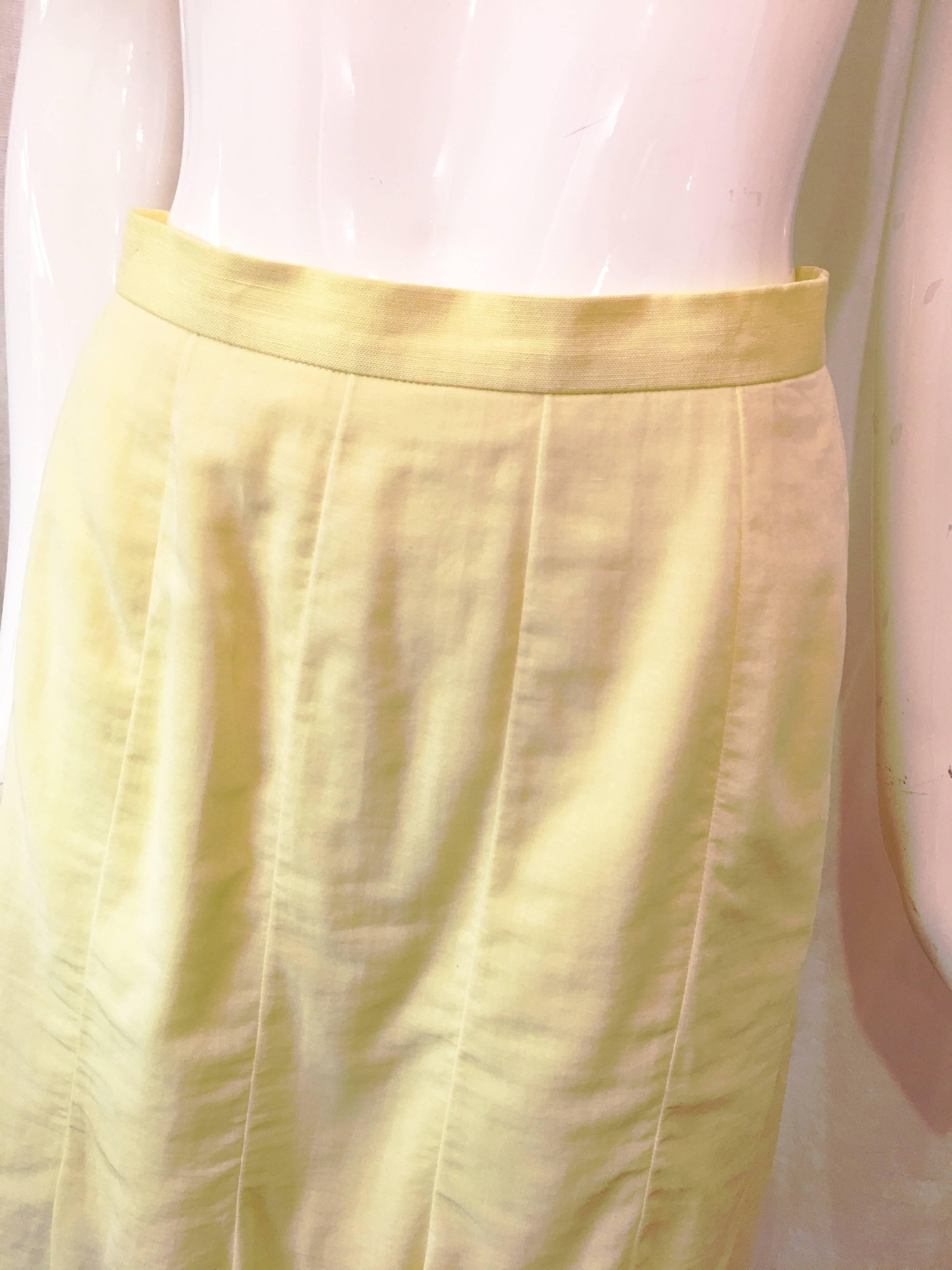 Karl Lagerfeld Pale Yellow Linen Short Sleeve Skirt Suit  For Sale 5