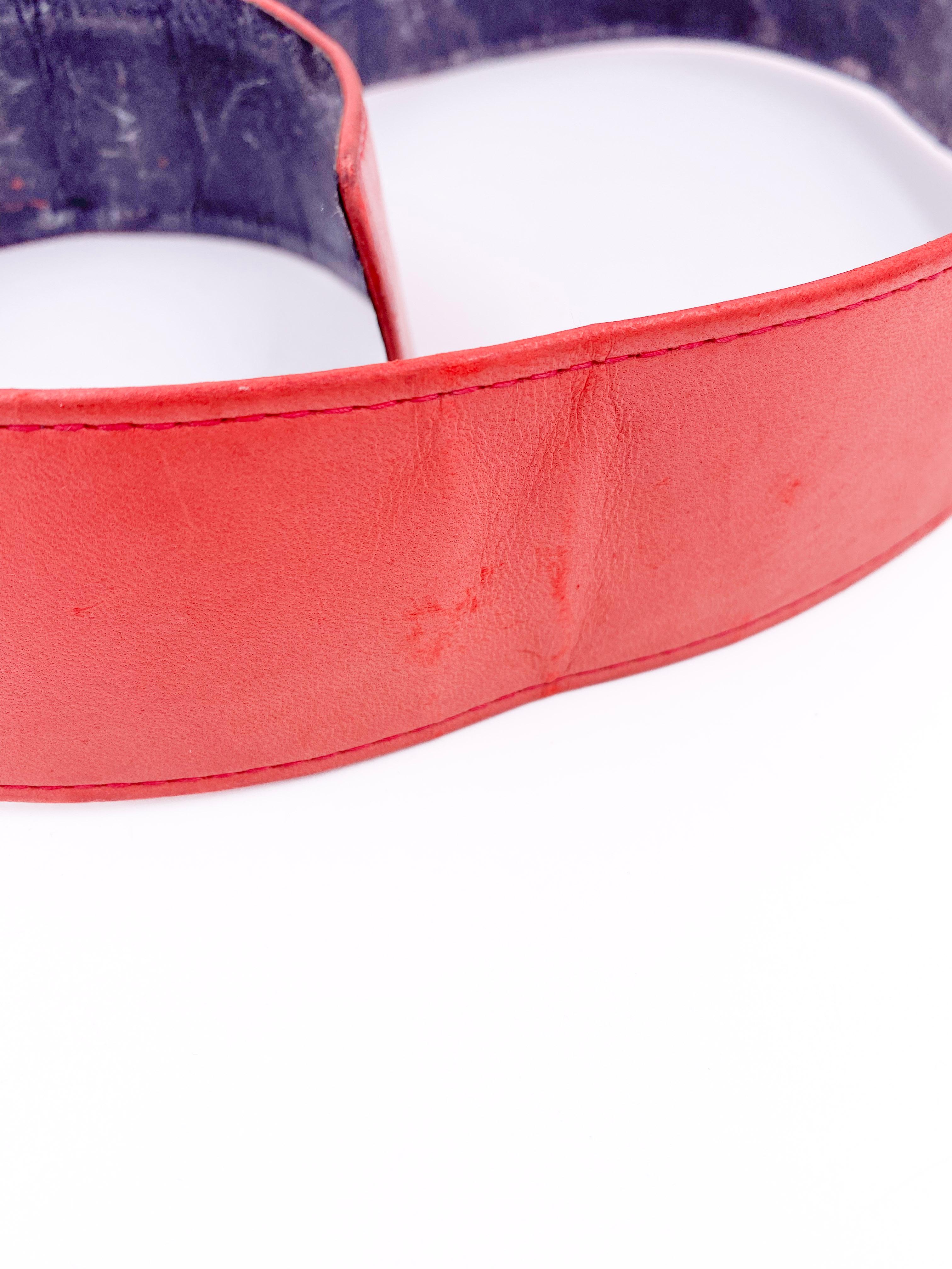 Donna Cintura Karl Lagerfeld in pelle rossa con fibbia dorata in vendita
