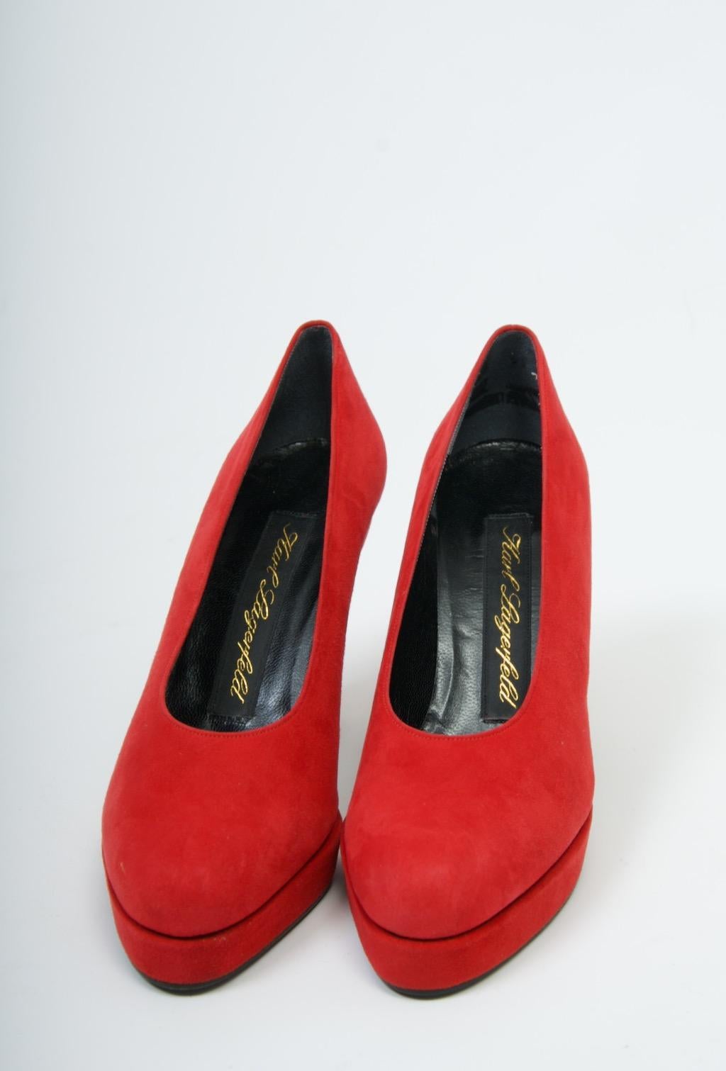 Karl Lagerfeld Red Suede Platform Pumps In Excellent Condition For Sale In Alford, MA