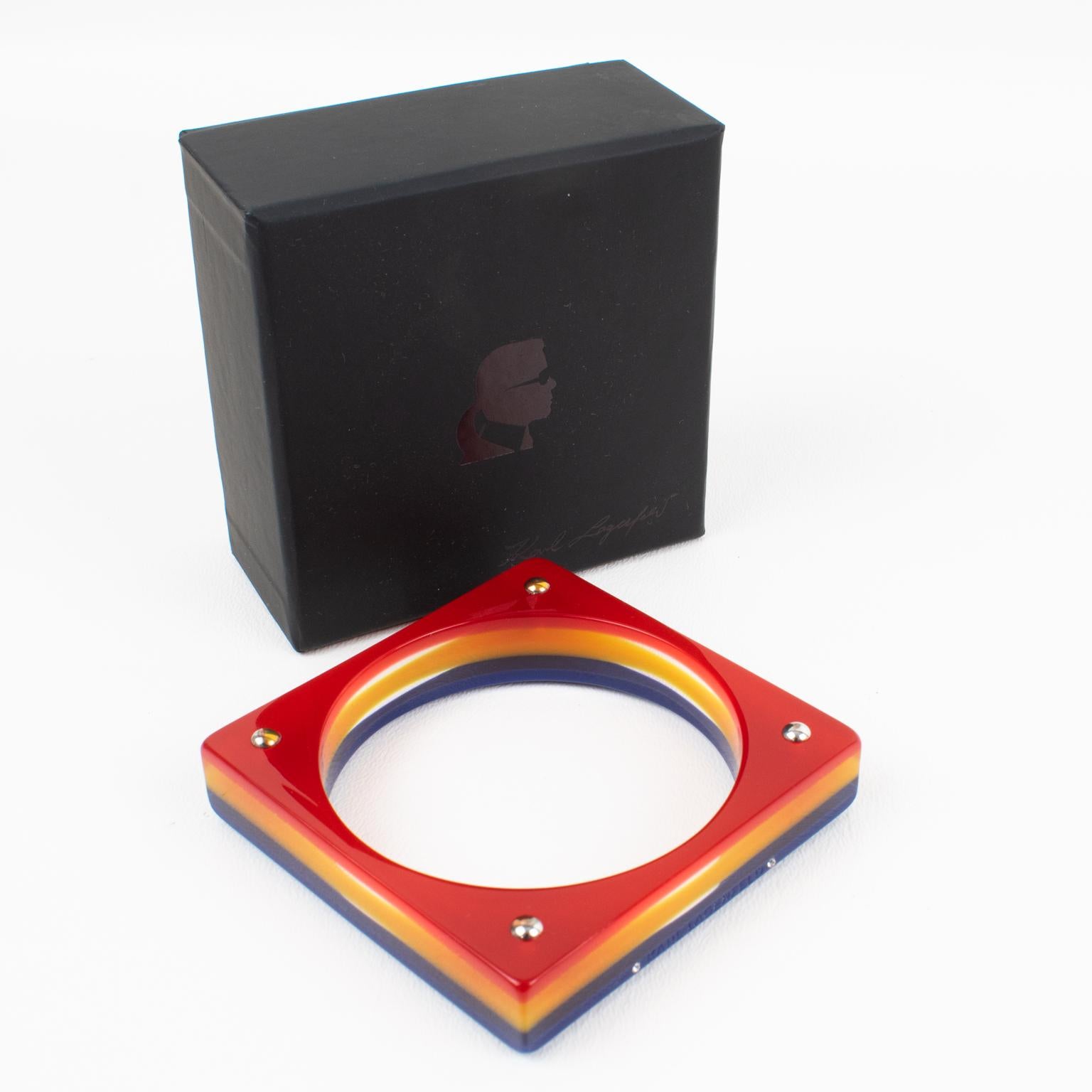 Moderne Karl Lagerfeld Bracelet carré en résine rouge, jaune et bleue en vente
