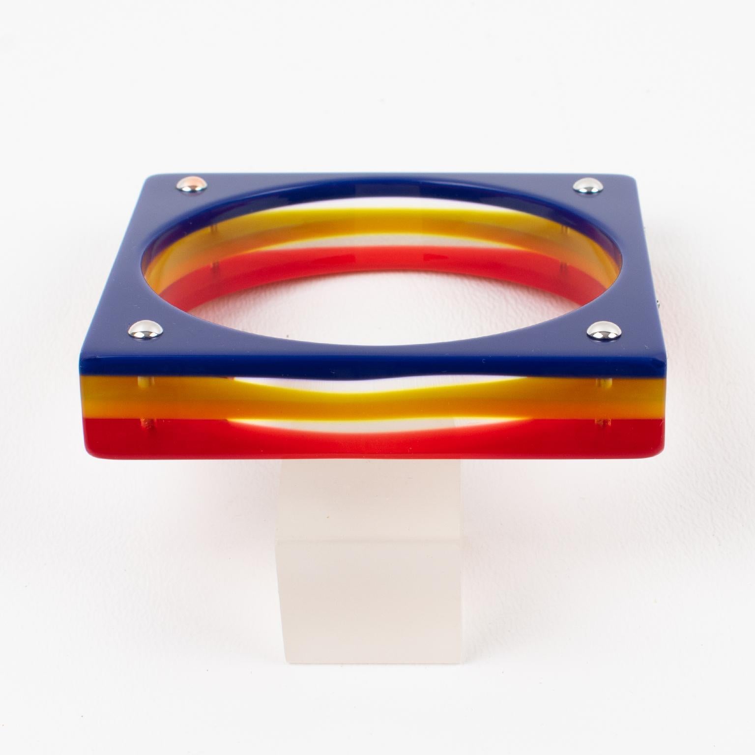 Karl Lagerfeld Bracelet carré en résine rouge, jaune et bleue en vente 4