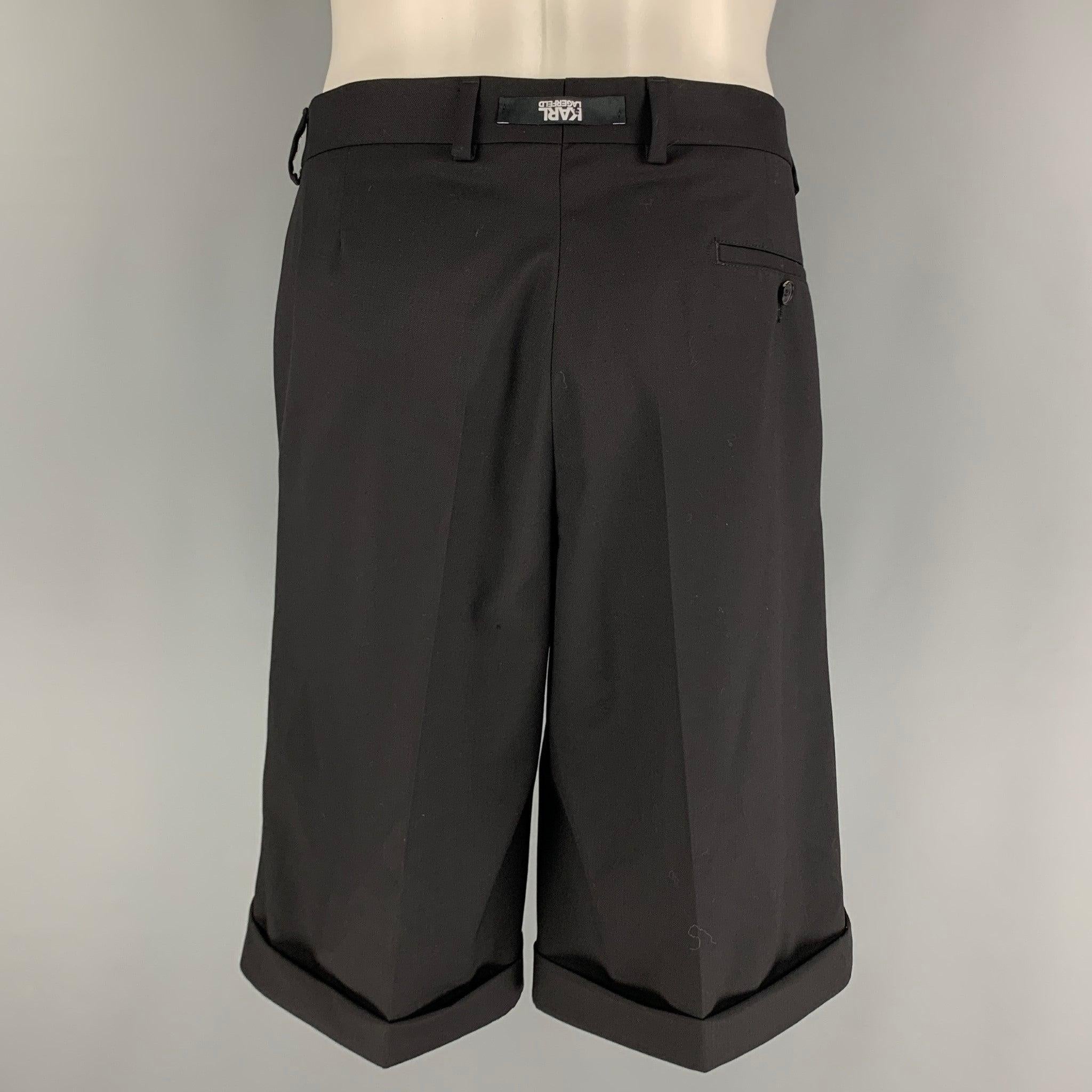 KARL LAGERFELD Size 36 Black Virgin wool elastane Flat Front Shorts In Excellent Condition For Sale In San Francisco, CA