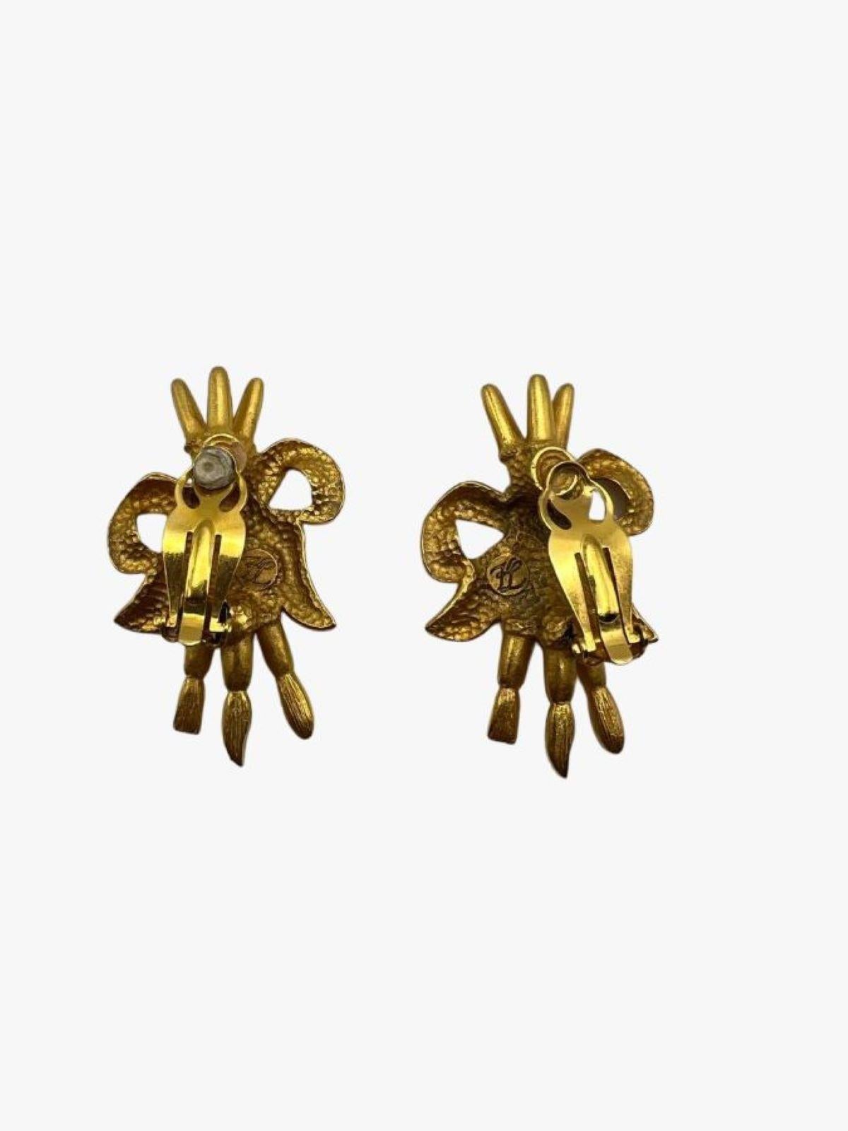 Vintage minimalist Karl Lagerfeld 24k gold plated clip on earrings featuring artist brushes. Embellished with rhinestones. 

Signed.

Period: 1980s

Condition: excellent. No visible signs of wear. 

Size: length: 5 cm, width: 3