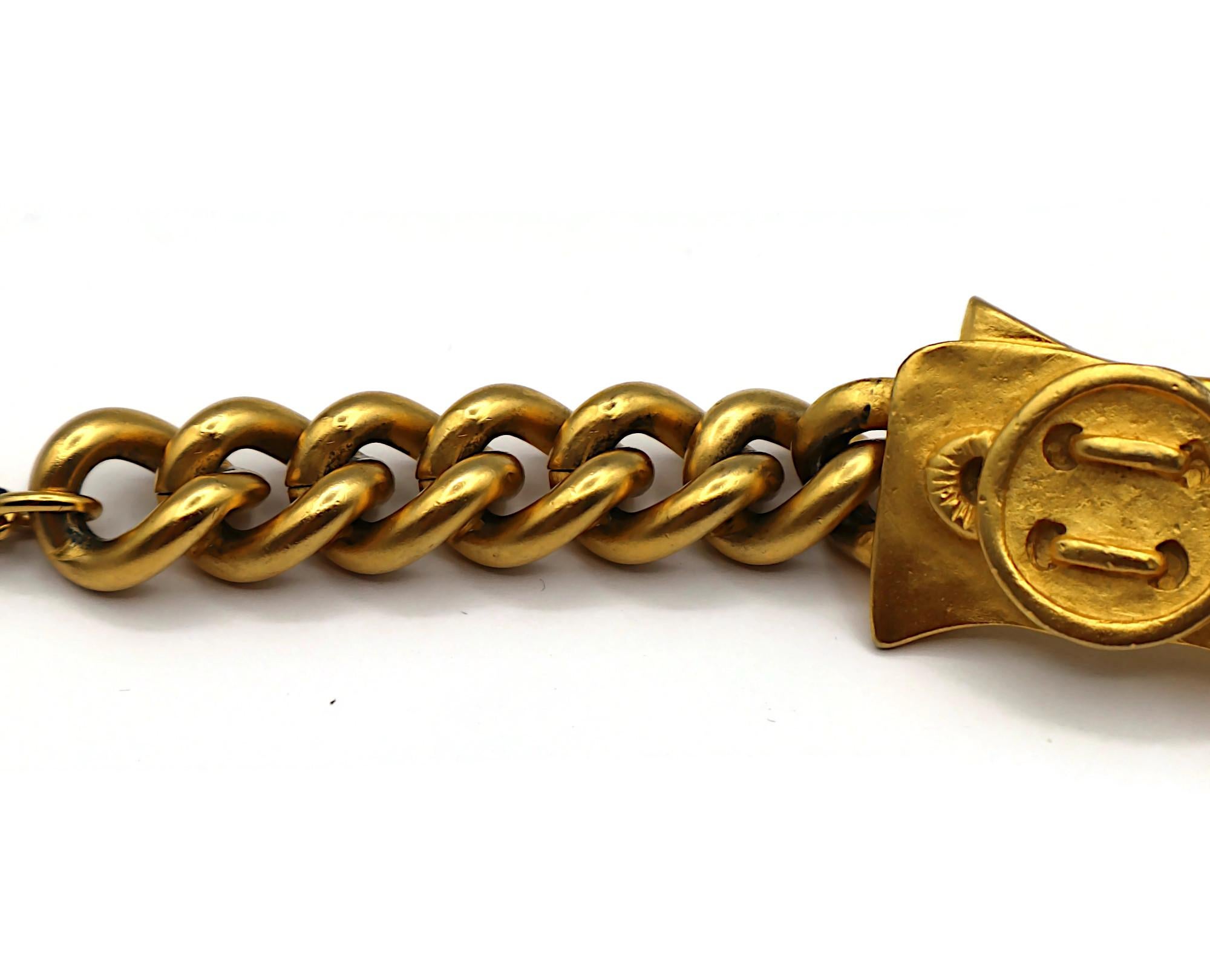 Bracciale a catena con motivo a bottoni KARL LAGERFELD Vintage in tonalità oro in vendita 3