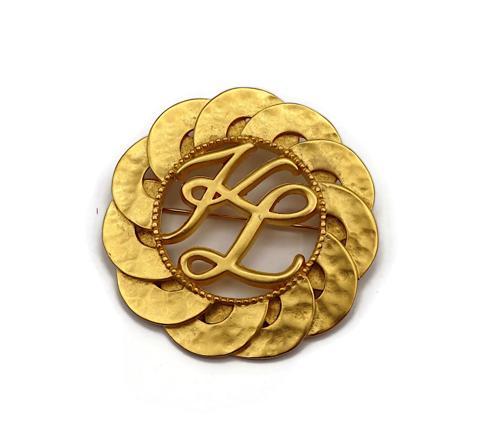 KARL LAGERFELD (Attributed To) Vintage Gold Tone KL Logo Initials Brooch In Good Condition For Sale In Nice, FR