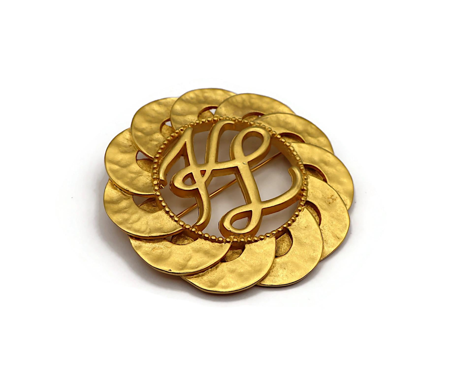 Women's KARL LAGERFELD (Attributed To) Vintage Gold Tone KL Logo Initials Brooch For Sale