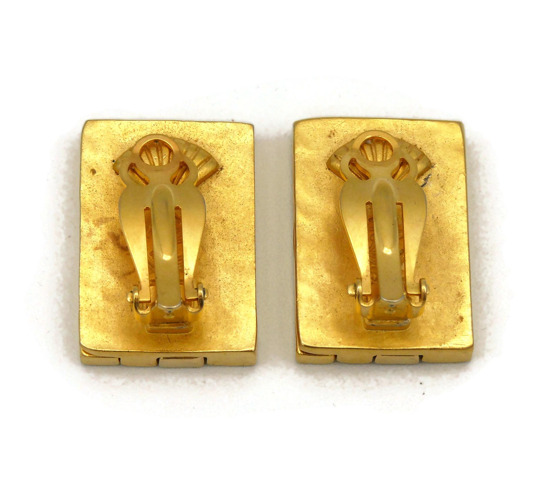 Karl Lagerfeld Clips d'oreilles vintage en forme de tiges de livre en or en vente 2