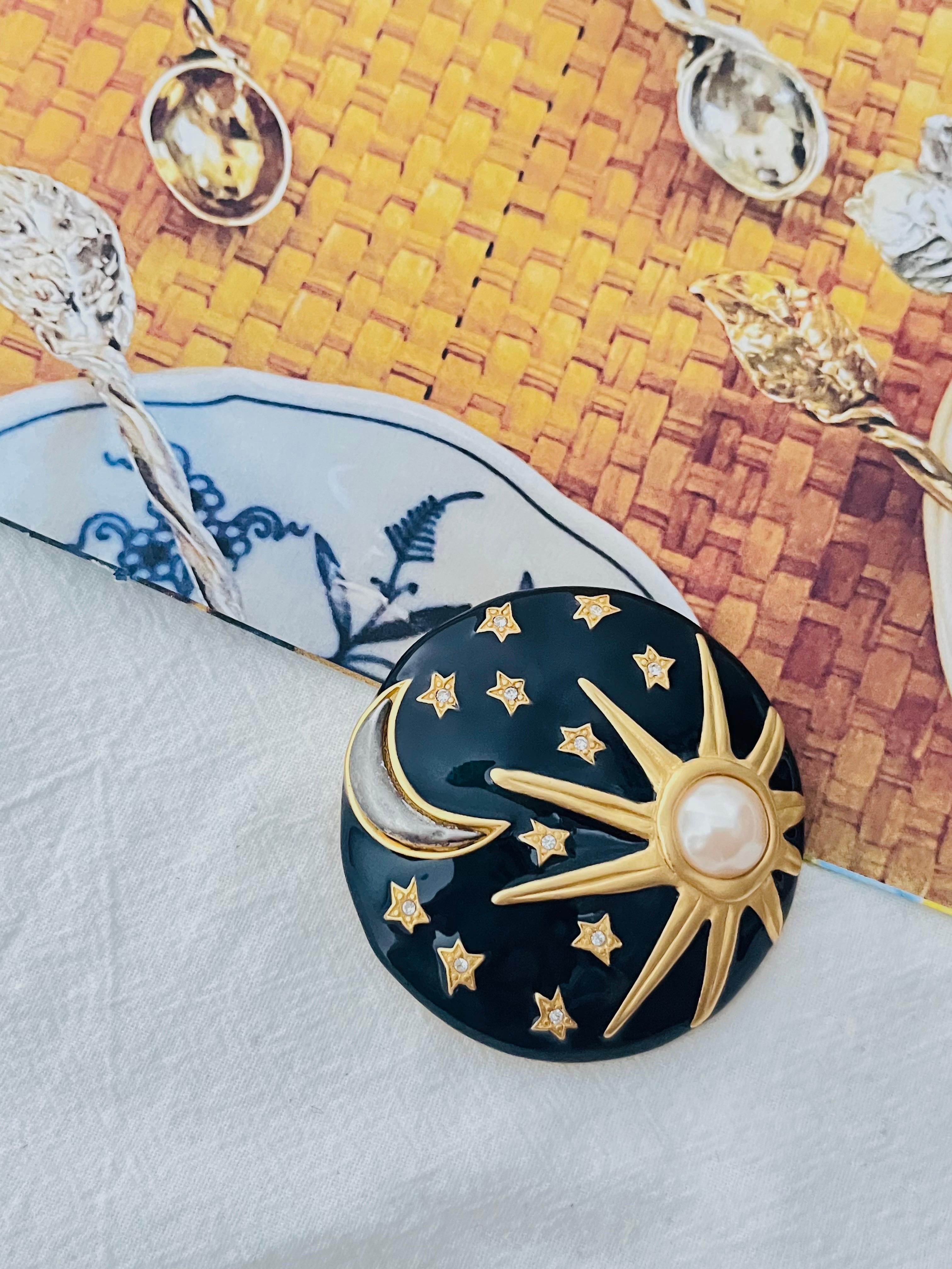 Karl Lagerfeld Vintage Large Navy Circle Sun Moon Stars Pearl Crystals Brooch In Excellent Condition For Sale In Wokingham, England