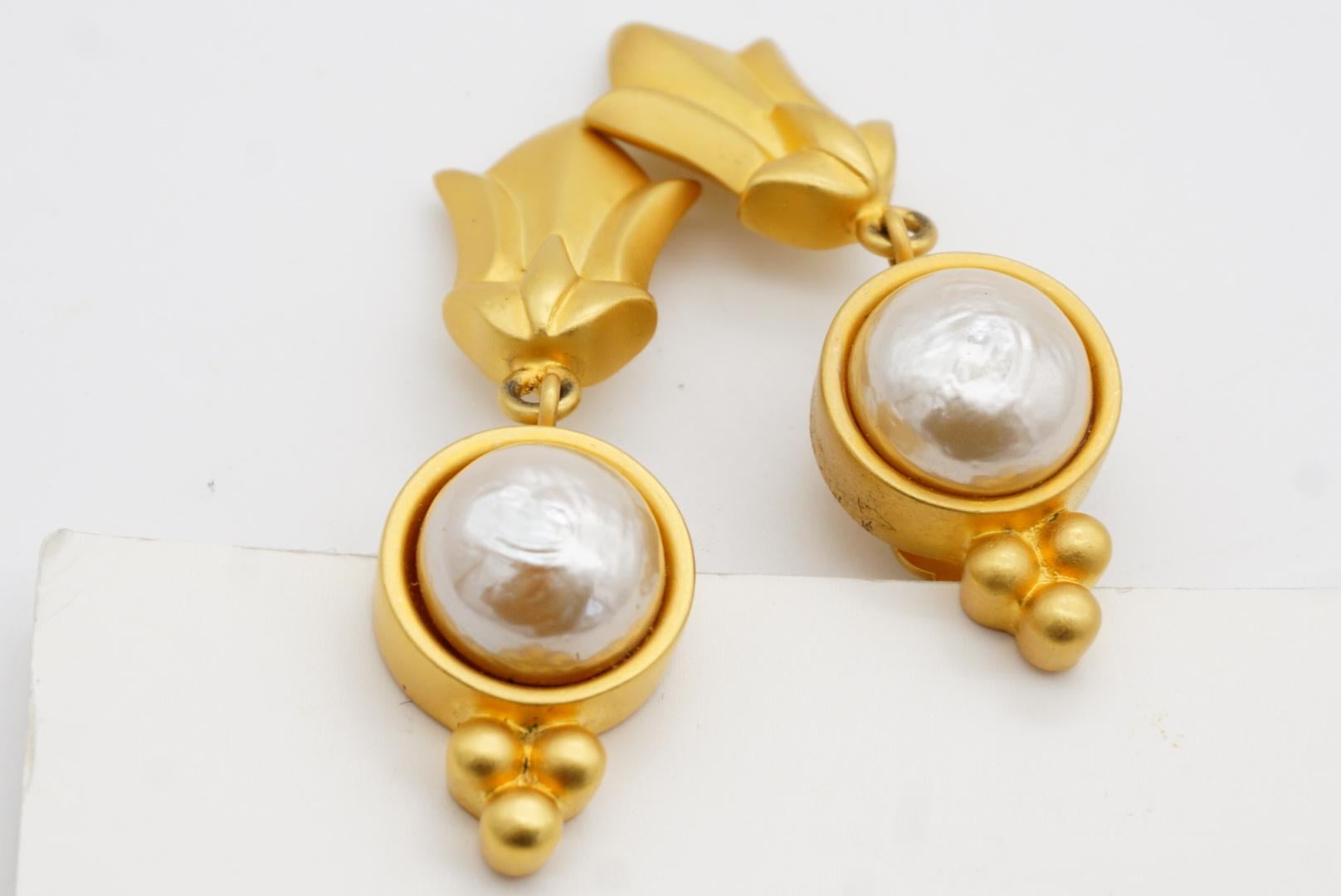 Karl Lagerfeld Vintage Matte Bow Circle White Pearl Leaf Drop Gold Clip Earrings For Sale 5