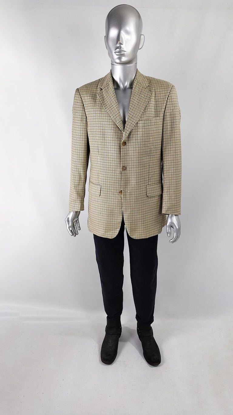 A stylish vintage mens blazer jacket from the late 80s / early 90s by luxury fashion designer, Karl Lagerfeld for his menswear line, Lagerfeld Homme. In a luxurious pale yellow virgin wool and silk fabric that was woven in Italy by quality Italian