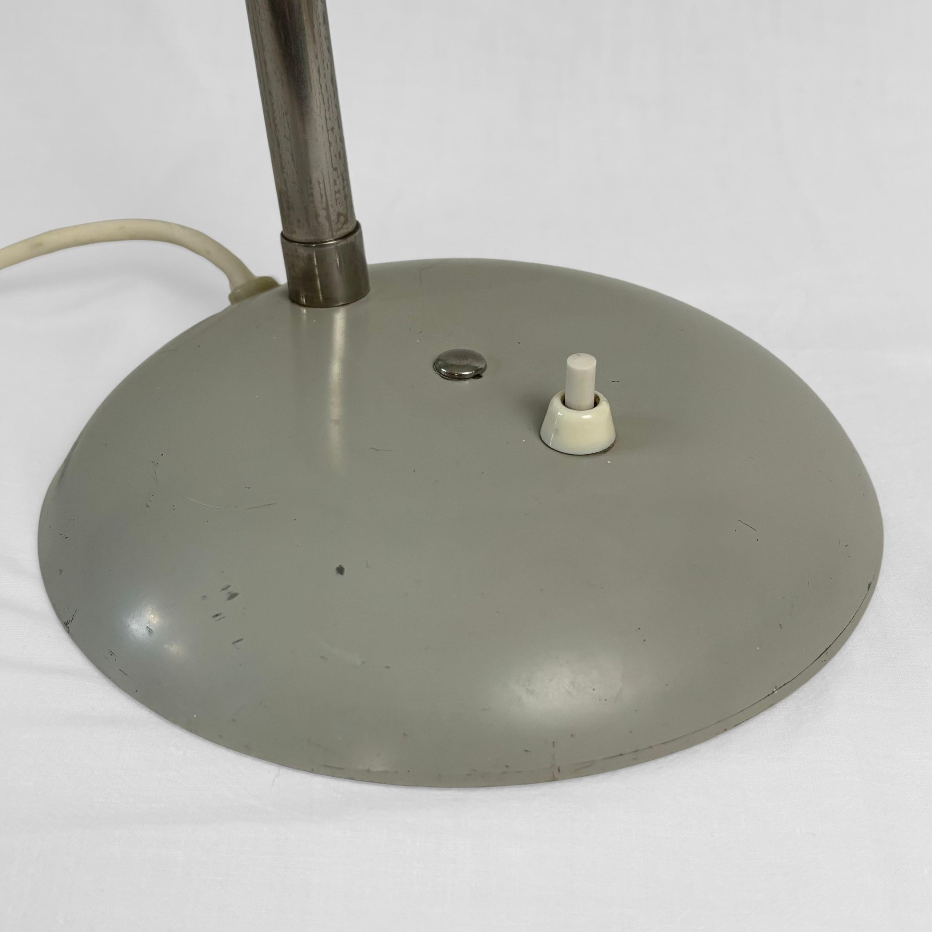 Karl Lang, modernist table lamp 832 by SIS Licht, Bauhaus style, Germany, 1950s For Sale 3