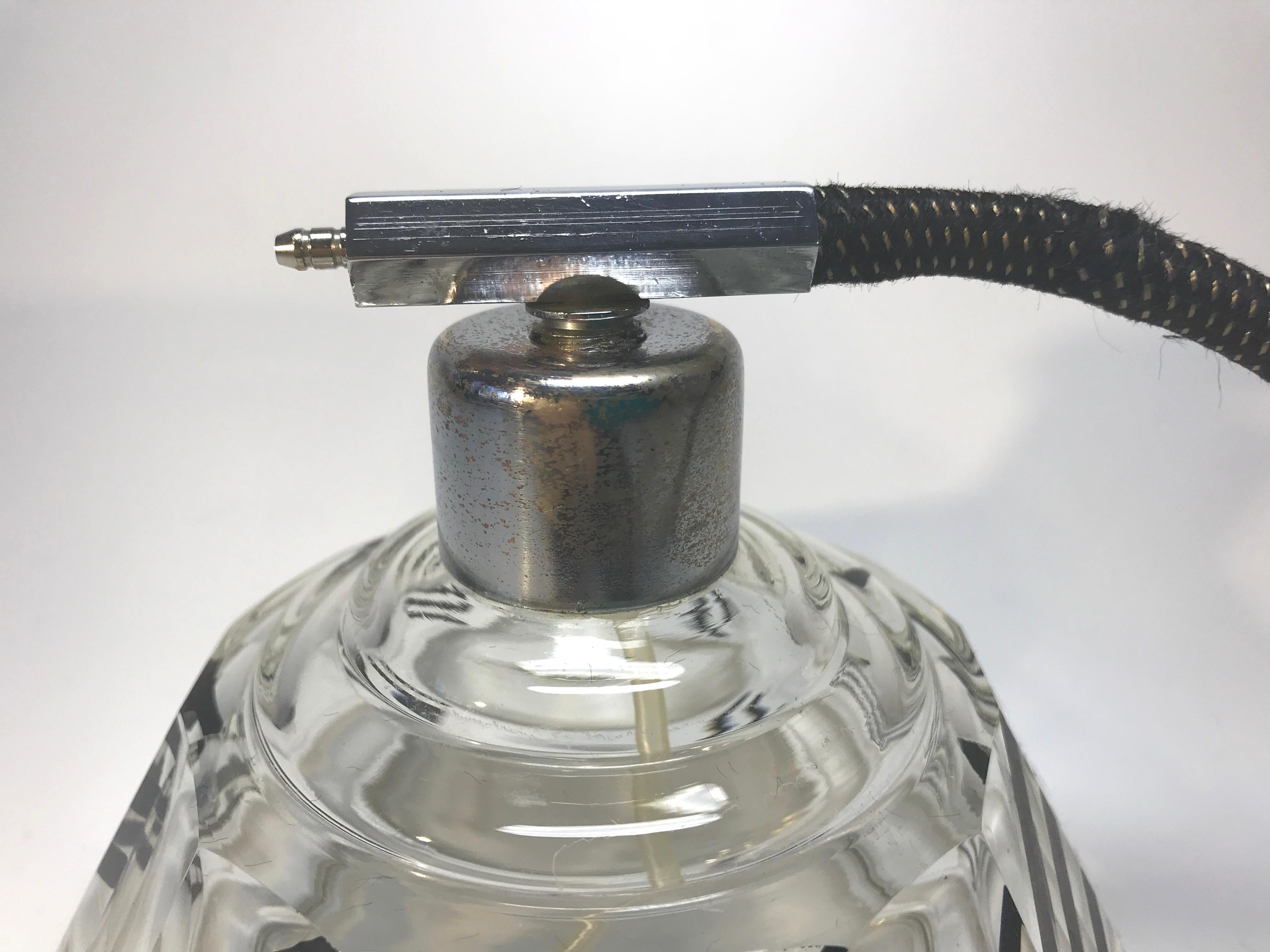 Verre Karl Palda Original:: flacon atomiseur Art Déco en émail noir tchèque pour parfum en vente