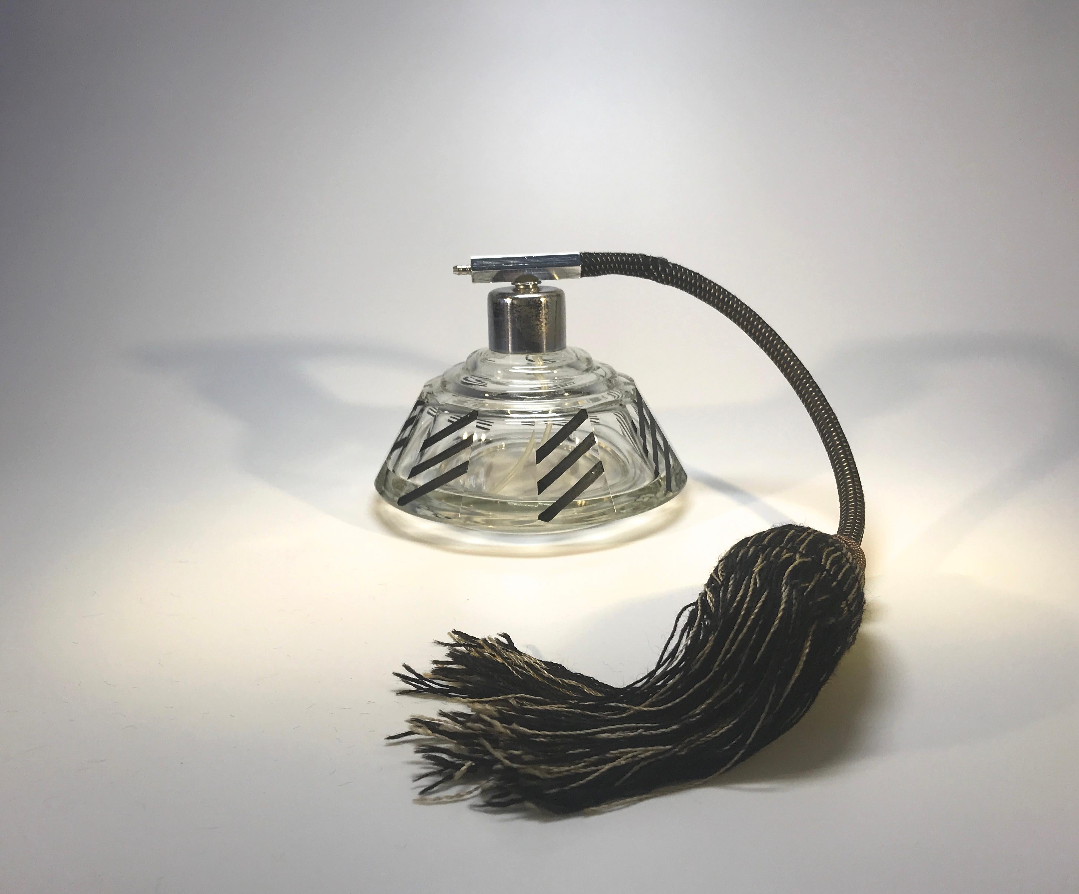 Karl Palda Original, Art Deco Czech Black Enamel Perfume Atomiser Bottle For Sale 3
