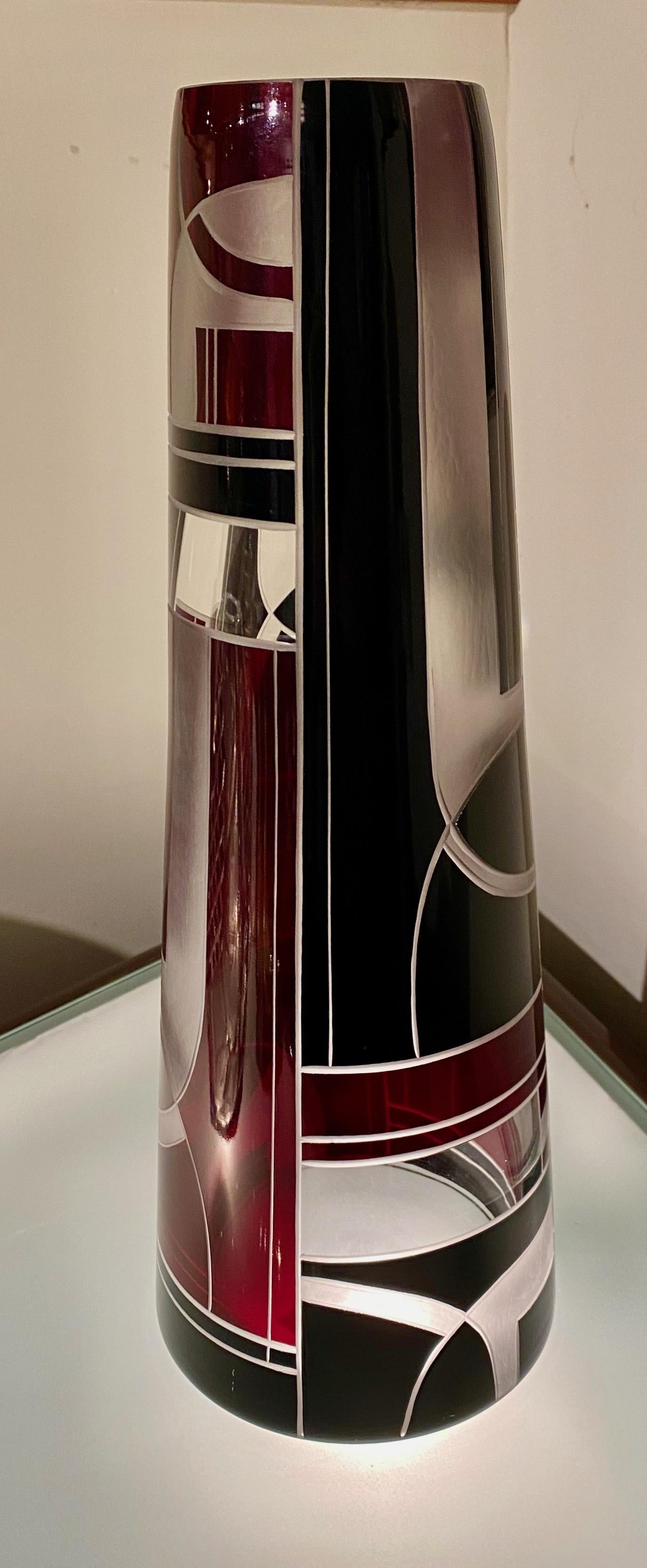 Art Deco black, burgundy and etched glass vase in the style of Karl Palda produced in Czechoslovakia in the 1930s. Large and thick walled glass. A stunning, a piece of “jewelry for your home” and a perfect example of the high style that was