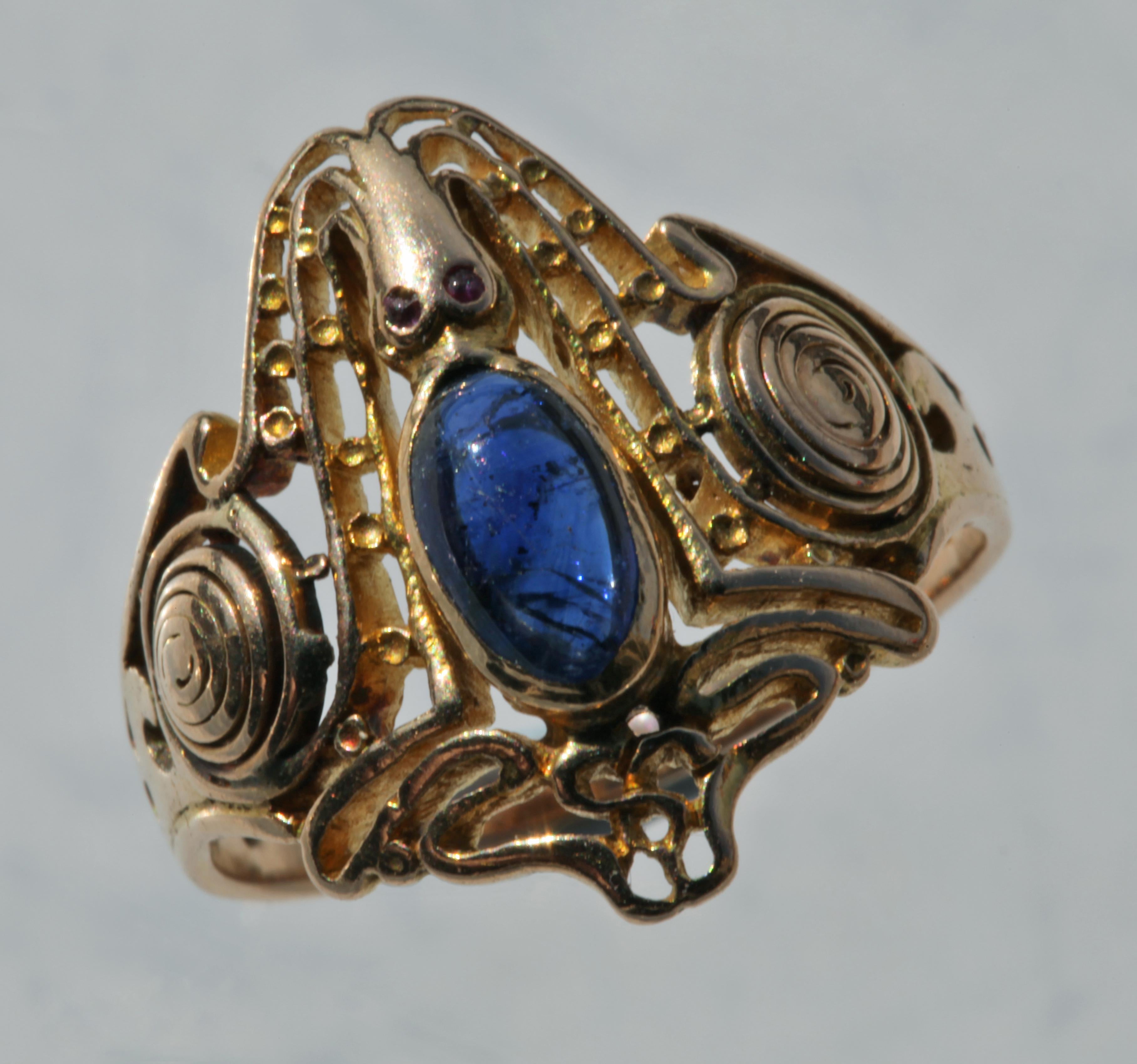 An exceptional example of Rothmuller's exotic jewelry designs featuring a stylised octopus with a cabochon sapphire body. This representation of the octopus is a striking example of the decorative portrayal of this fascinating creature.
Illustrated