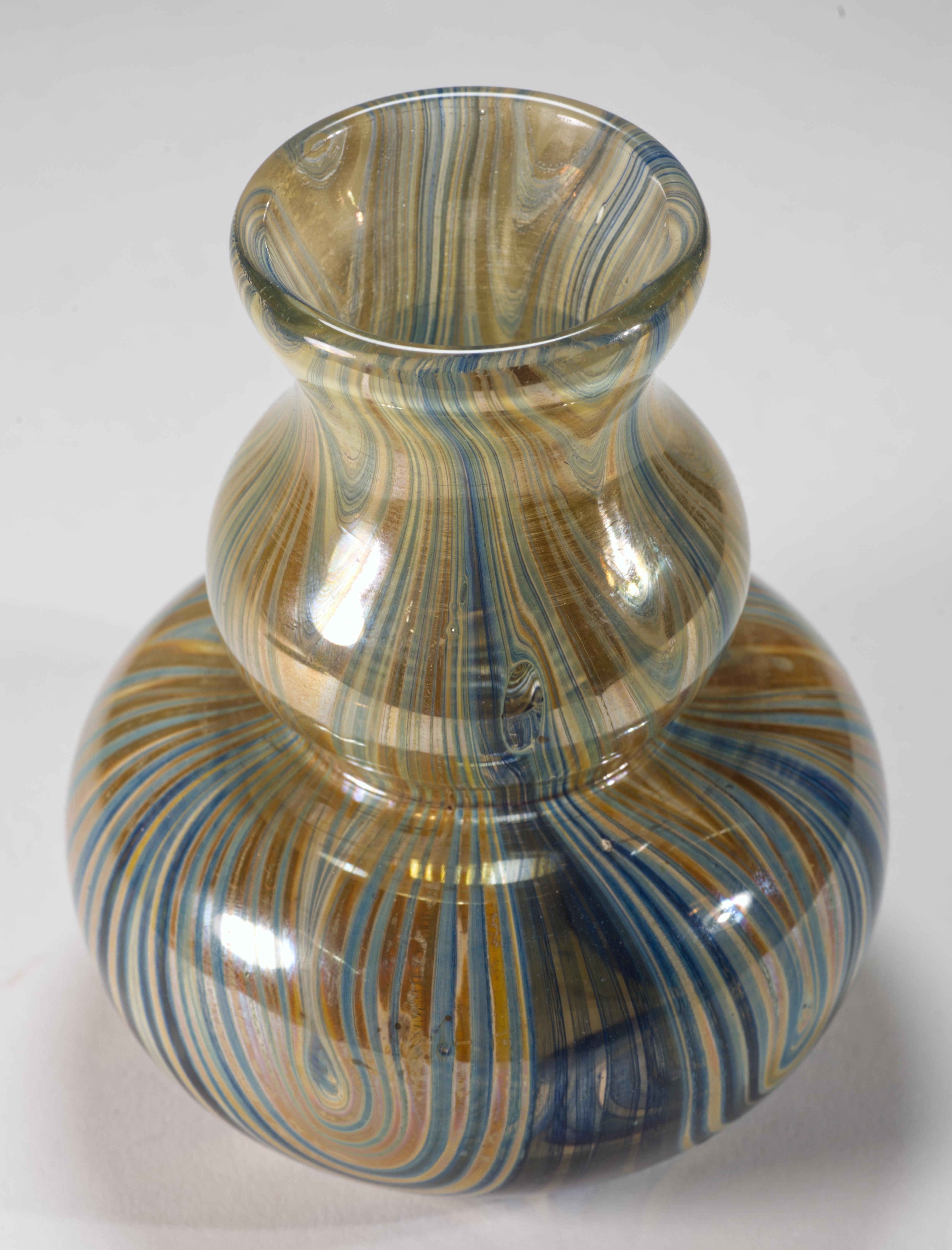 Vaso Karl Schantz Feathered Bud, Studio Art Glass americano-canadese in vendita 2