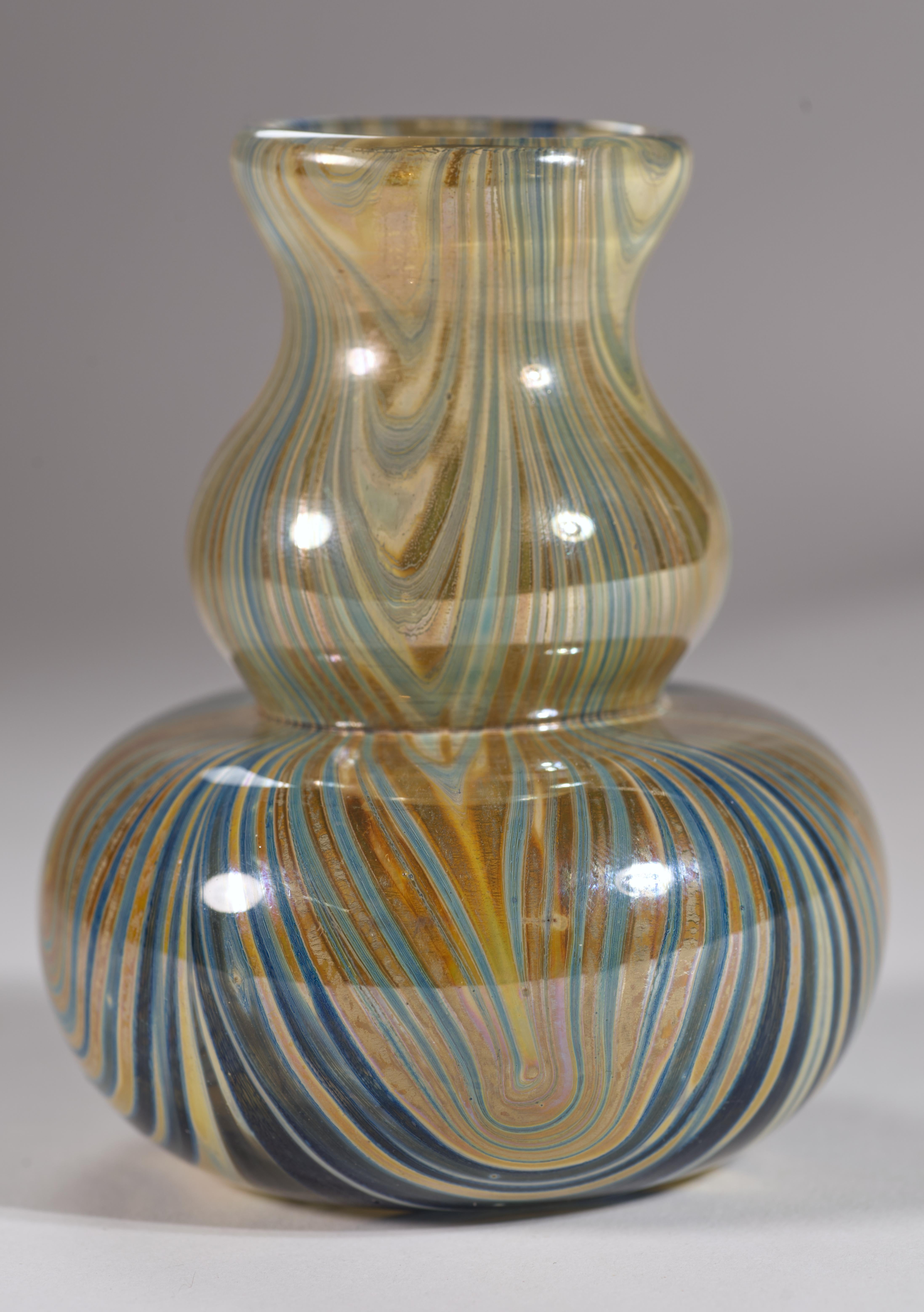 Art Déco Vaso Karl Schantz Feathered Bud, Studio Art Glass americano-canadese in vendita
