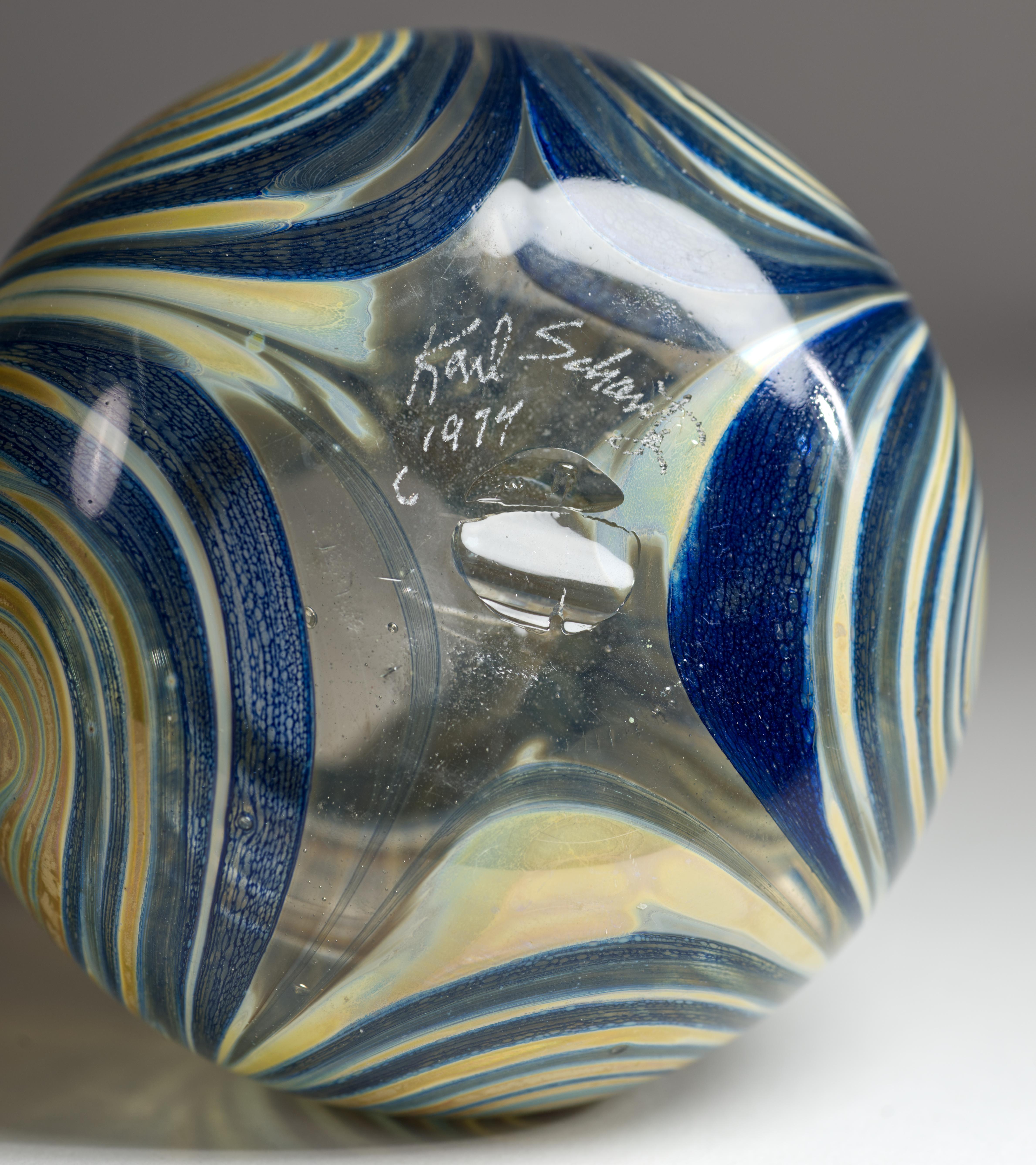 Vaso Karl Schantz Feathered Bud, Studio Art Glass americano-canadese In condizioni buone in vendita a Clifton Springs, NY