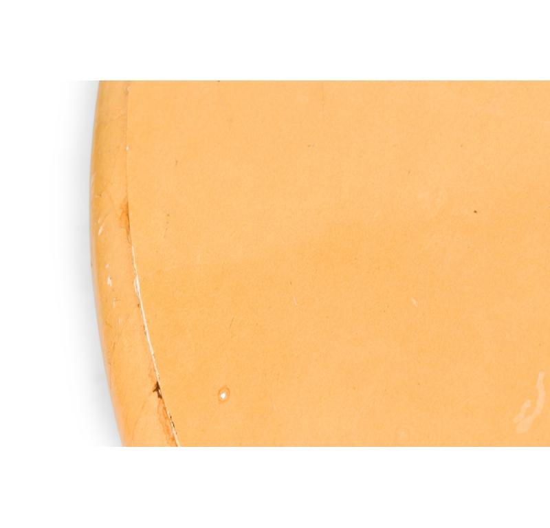 20ième siècle Table de salle à manger circulaire en peau de chèvre du milieu du siècle de Karl Springer en vente