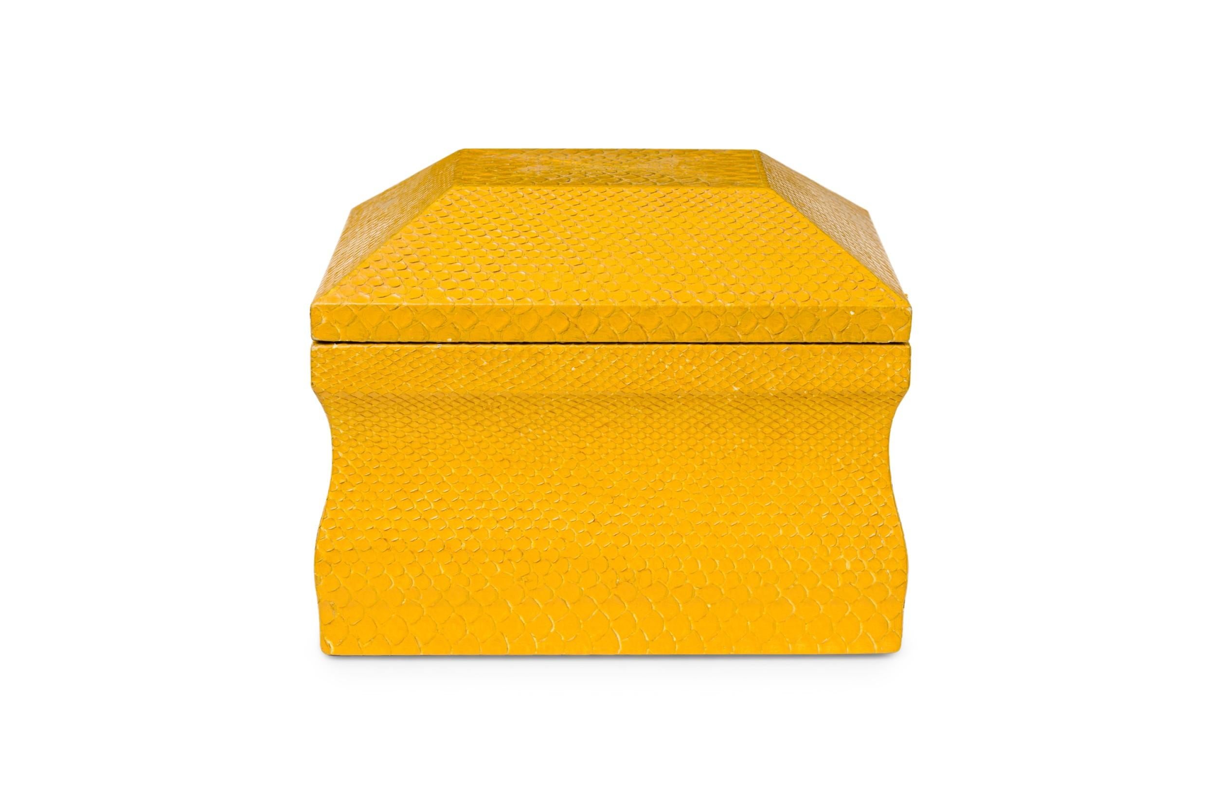 Boîte à bijoux en peau de python jaune citron du milieu du siècle (KARL SPRINGER)