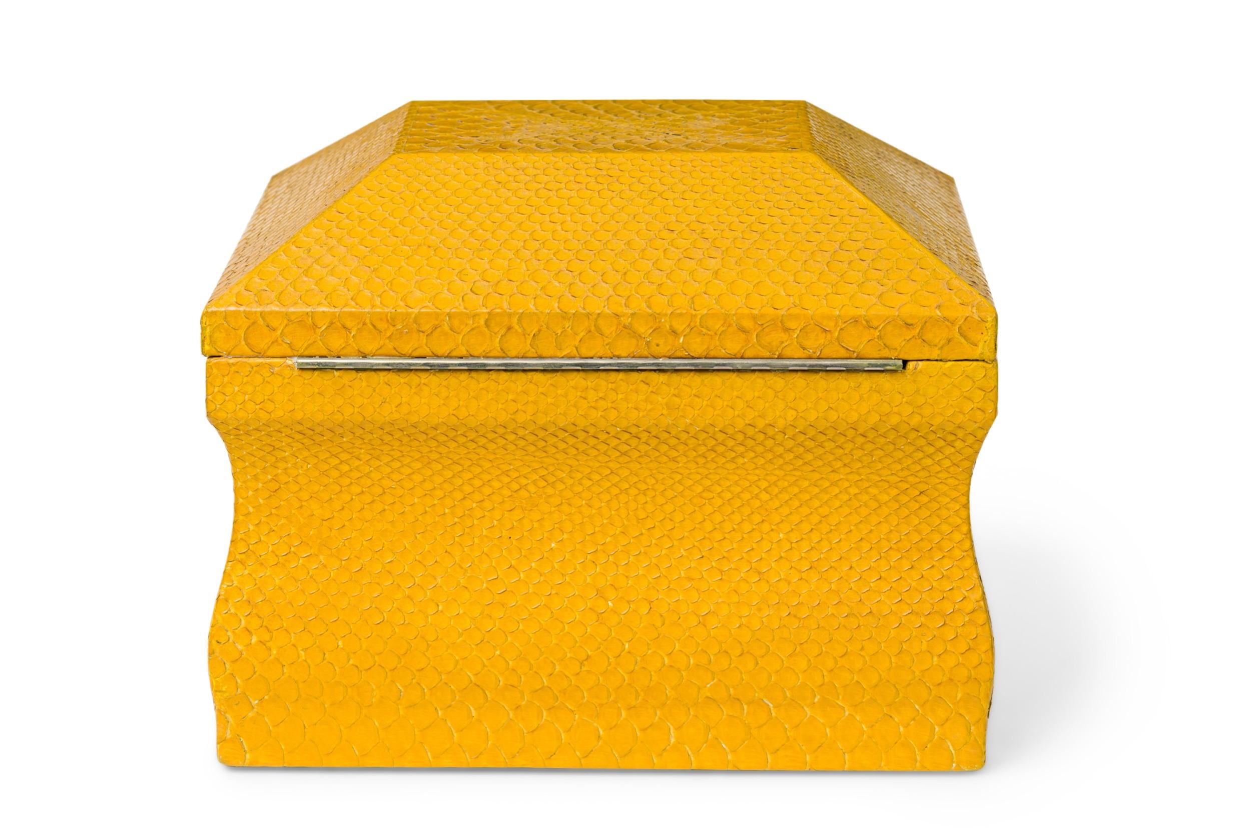 Américain Boîte à bijoux américaine du milieu du siècle dernier en peau de python jaune citron Karl Springer en vente