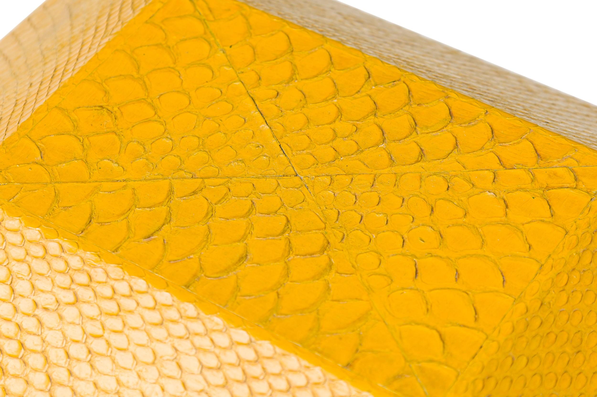20ième siècle Boîte à bijoux américaine du milieu du siècle dernier en peau de python jaune citron Karl Springer en vente
