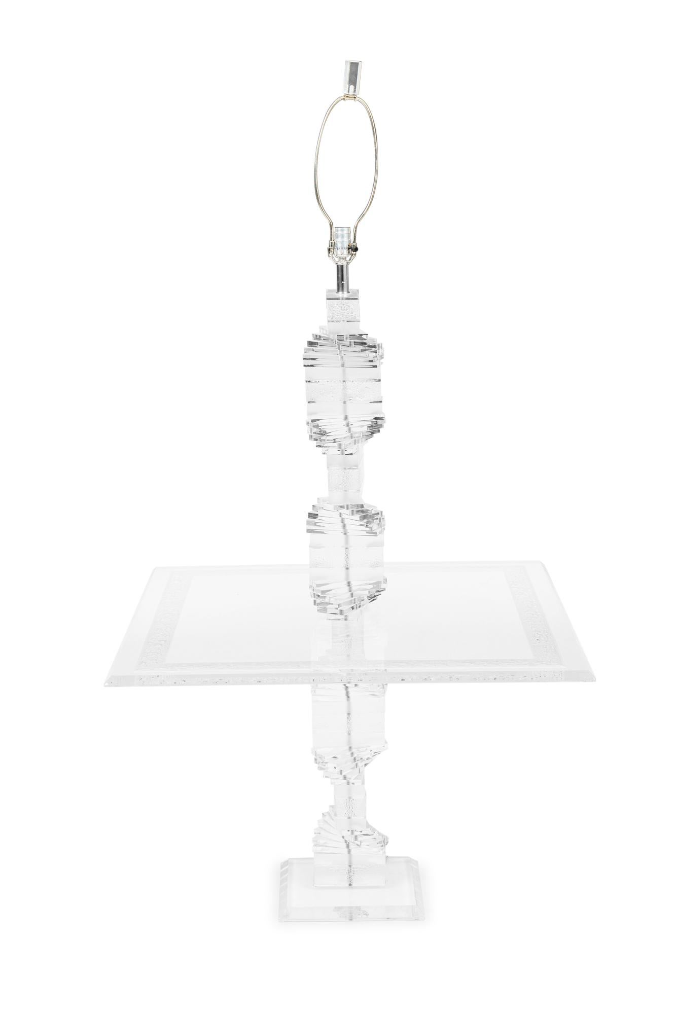 Karl Springer Amerikanische Mid-Century- FLoor-Lampe aus Lucite mit Tisch (Handgefertigt) im Angebot