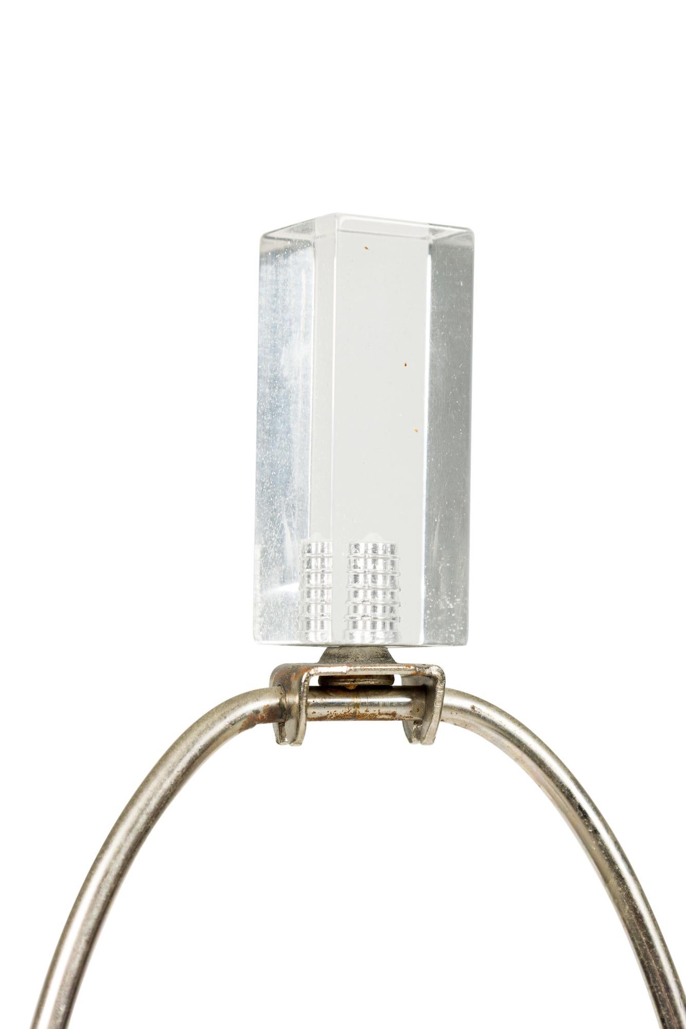 Karl Springer Amerikanische Mid-Century- FLoor-Lampe aus Lucite mit Tisch im Zustand „Gut“ im Angebot in Queens, NY