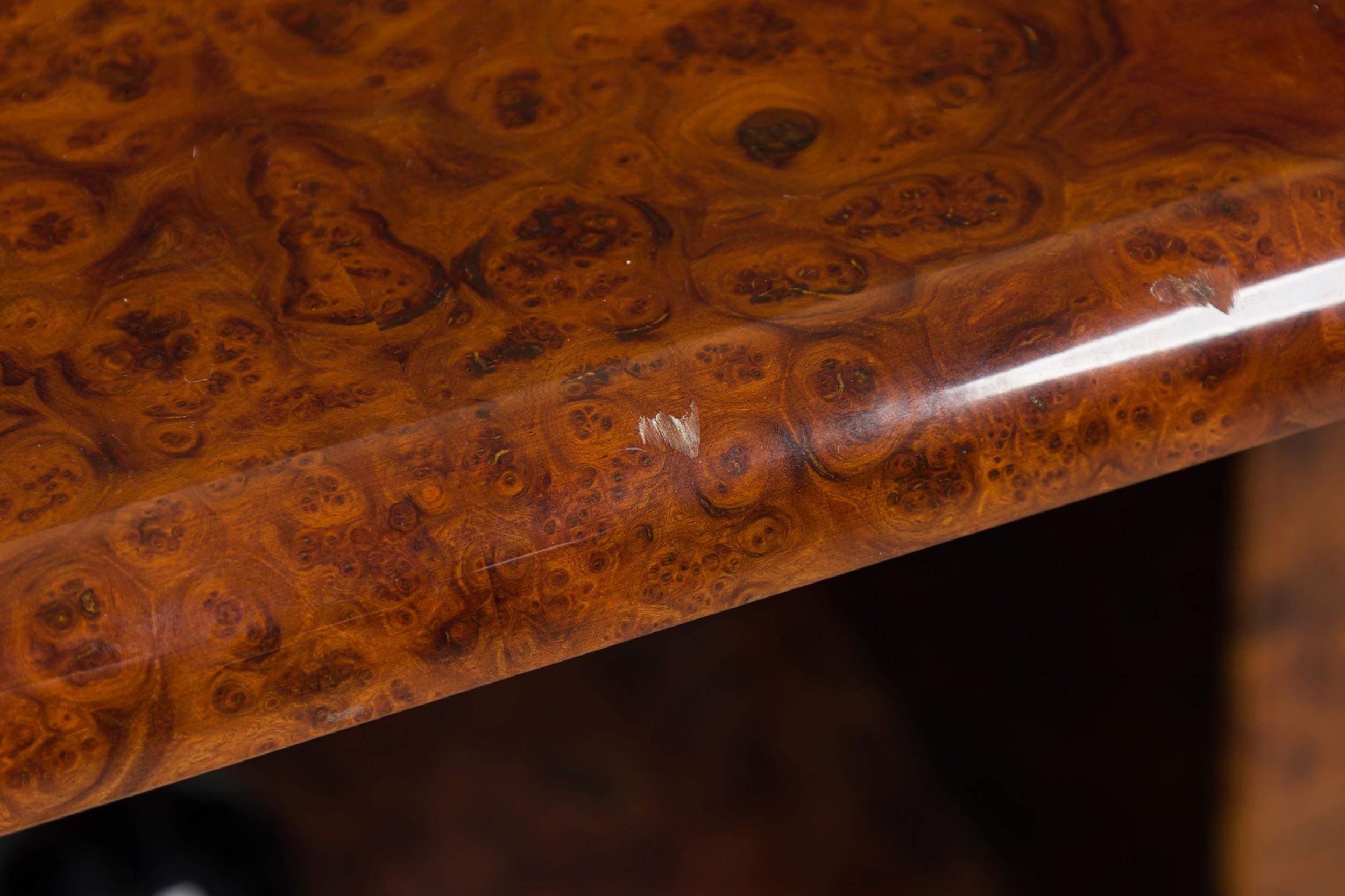 Table de salle à manger en bois de ronce de Karl Springer American Mid-Century Modern en vente 1