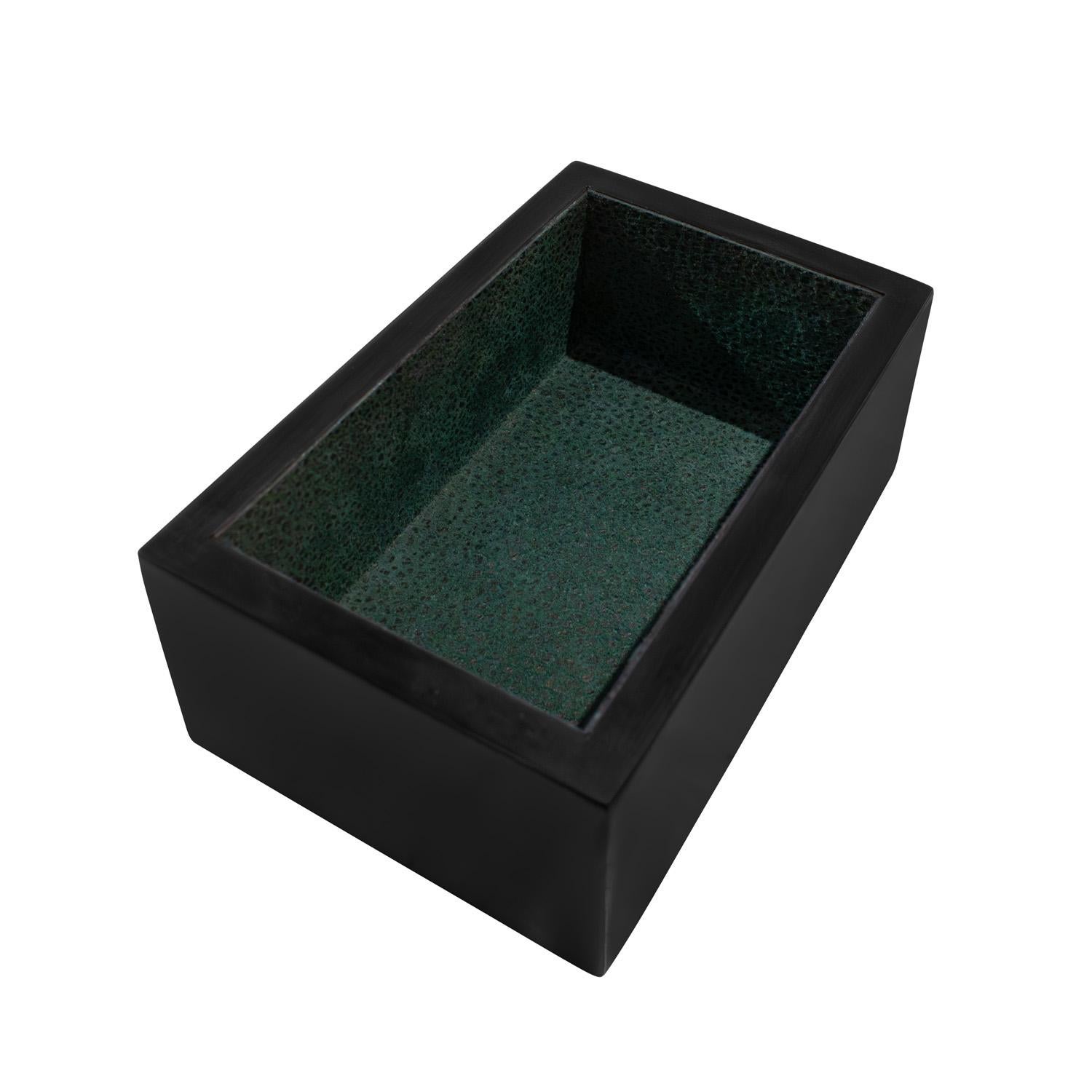 Karl Springer Boîte à couvercle chic avec dessus en laque Greene & Greene 1980 (Signé) Excellent état - En vente à New York, NY