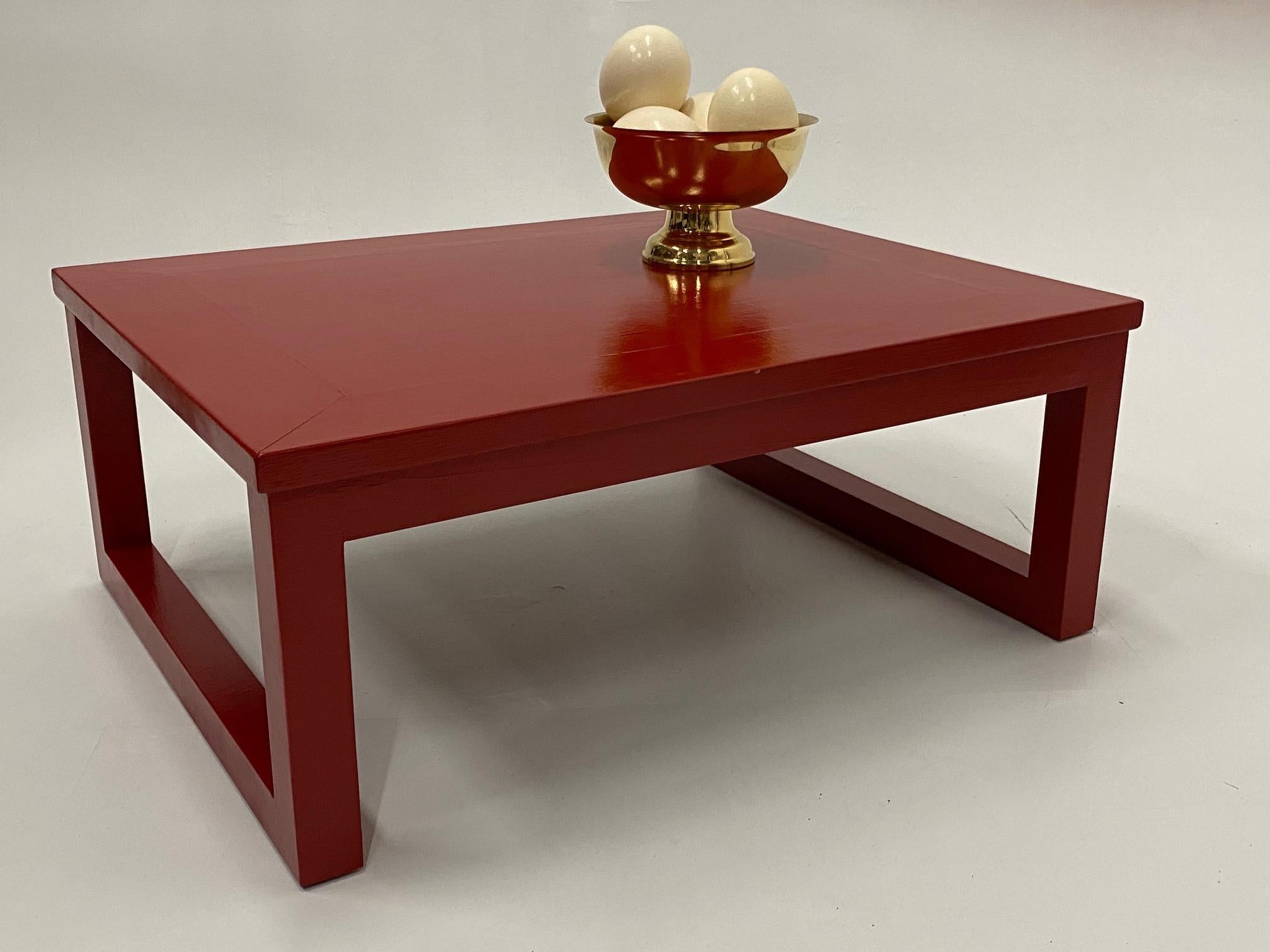 Very chic Mid-Century Modern lacquered grasscloth rectangular coffee table in a fabulous shade of cinnabar red.