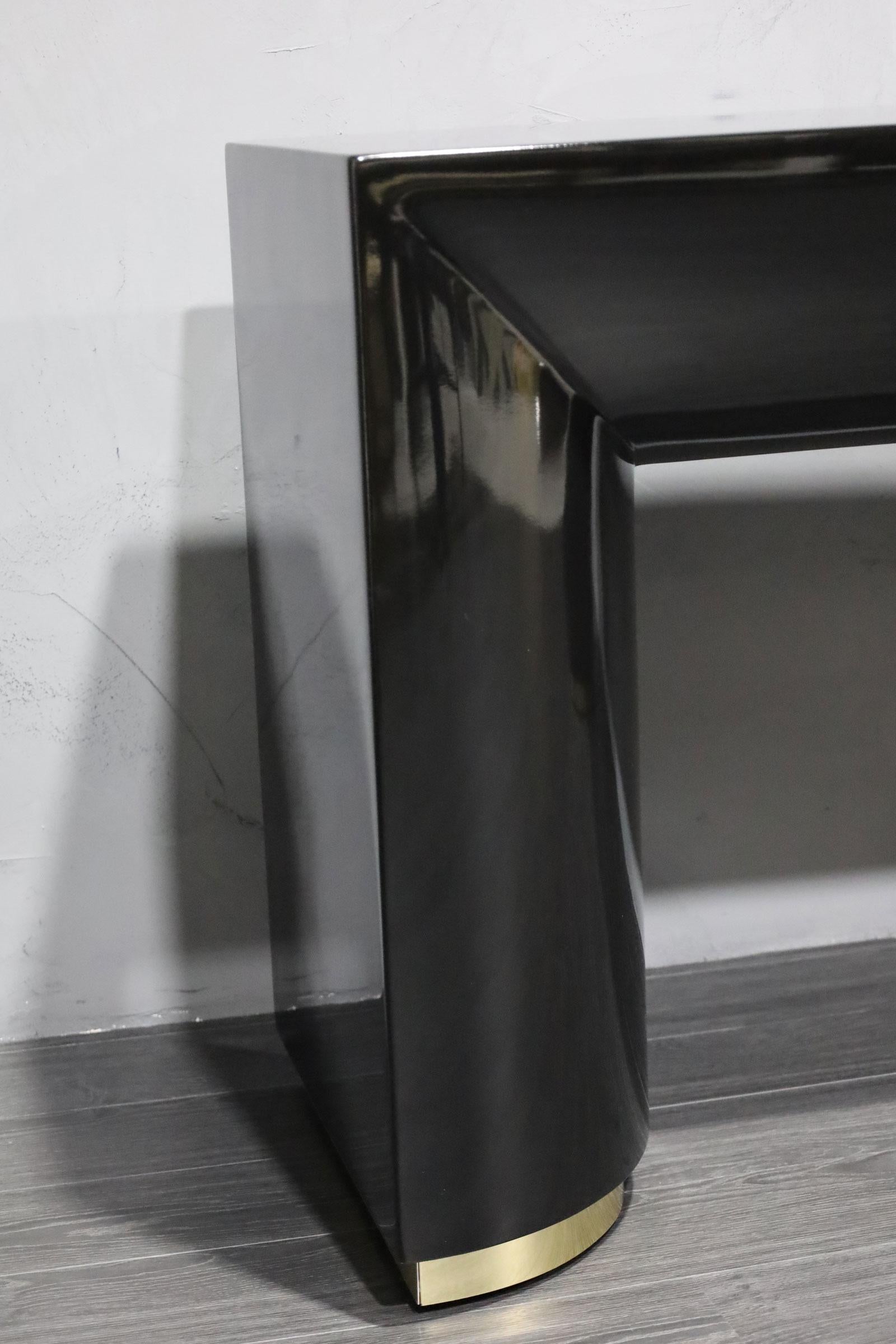 Table console Belly de Harrison Van-Horn en laque noire Bon état - En vente à Dallas, TX