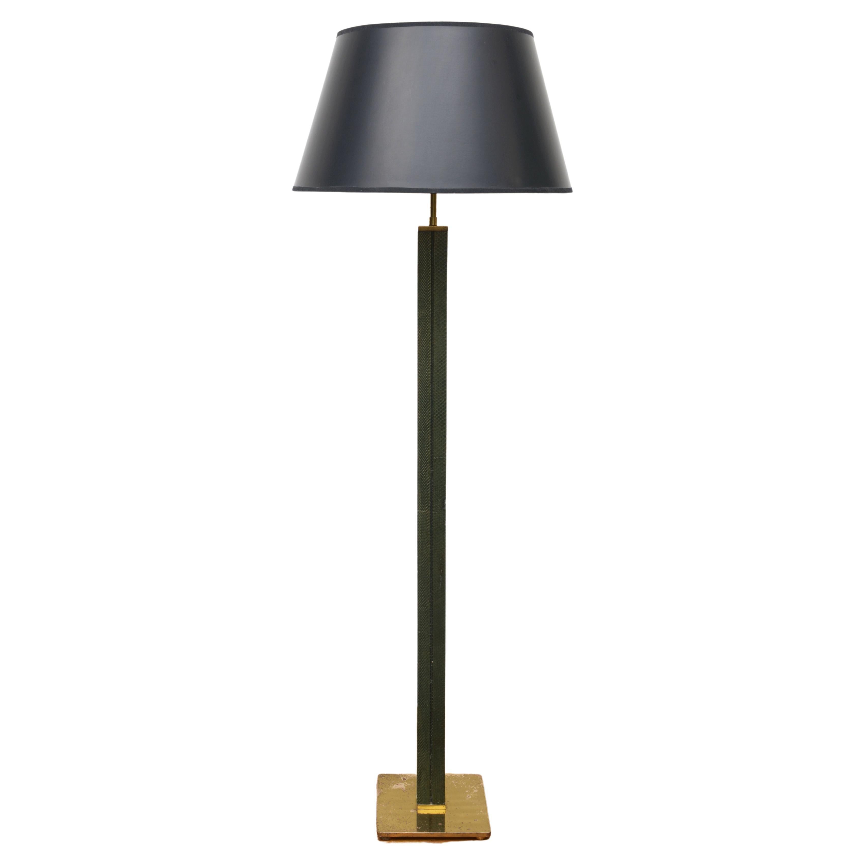 Karl Springer, lampada da terra in ottone e pelle di serpente verde intenso, anni '70