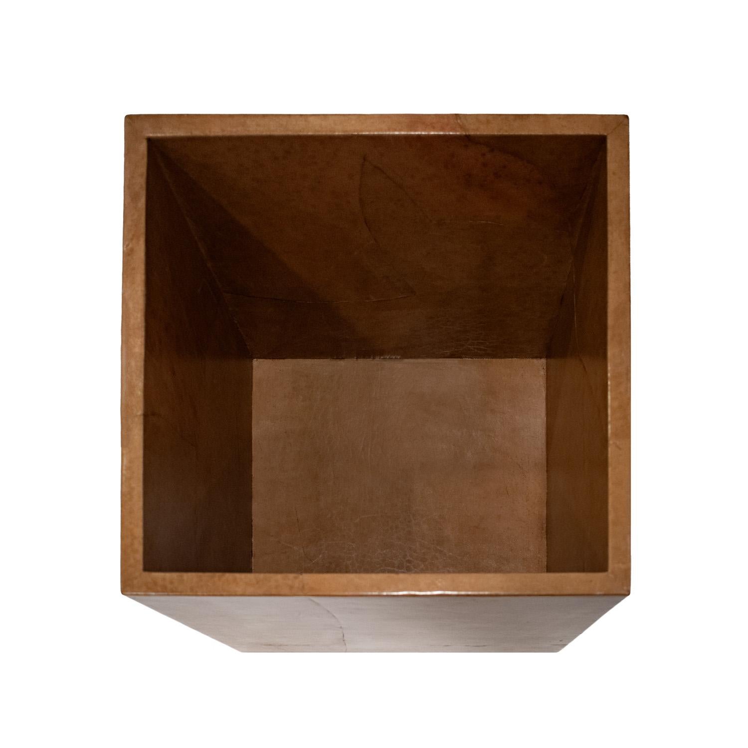 Fait main Exceptionnelle table boîte en cuir Karl Springer 1976-1978 en vente
