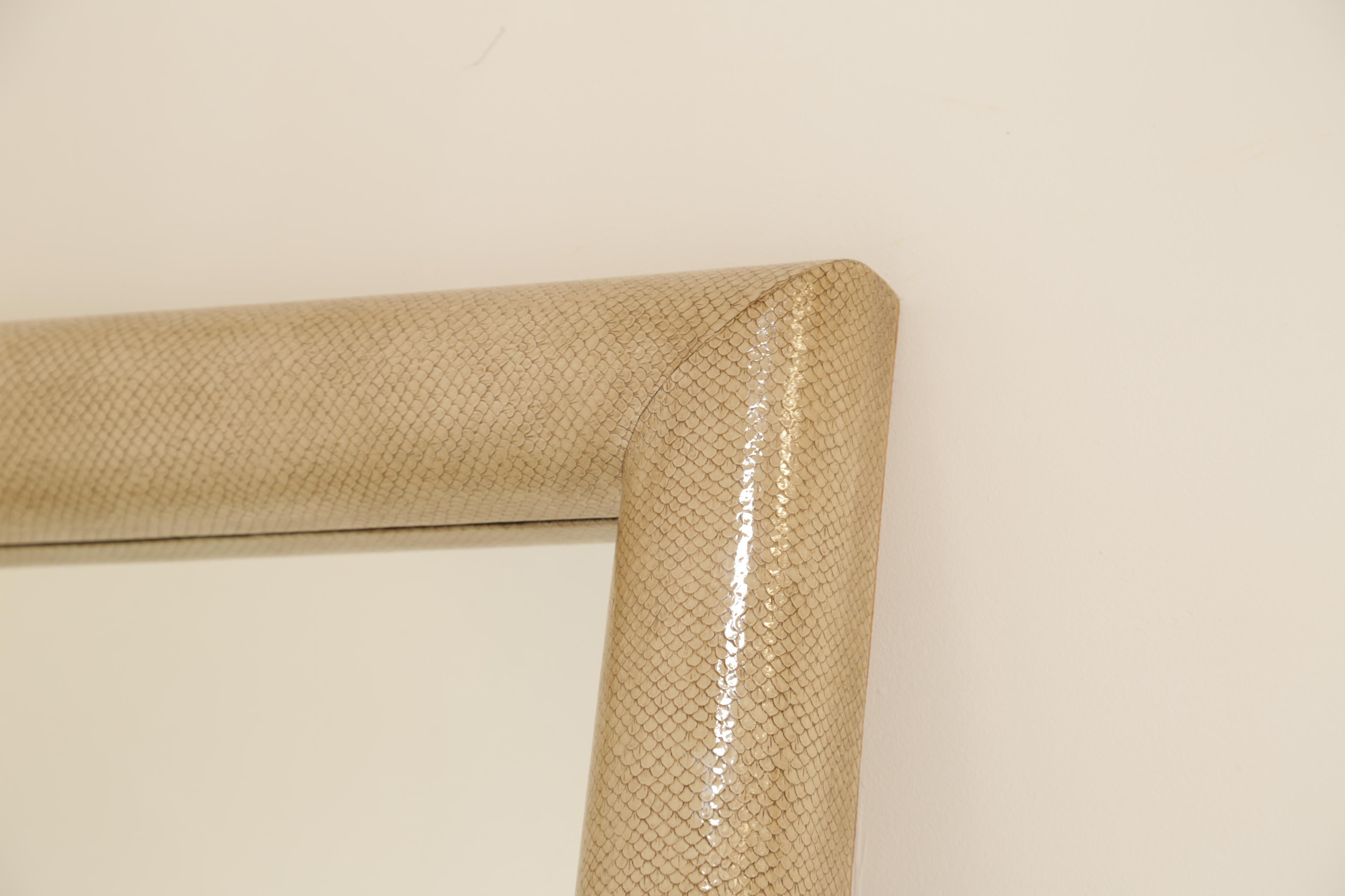 Miroir rectangulaire en fausse peau de serpent Karl Springer, 1970, style Hollywood Regency en vente 6