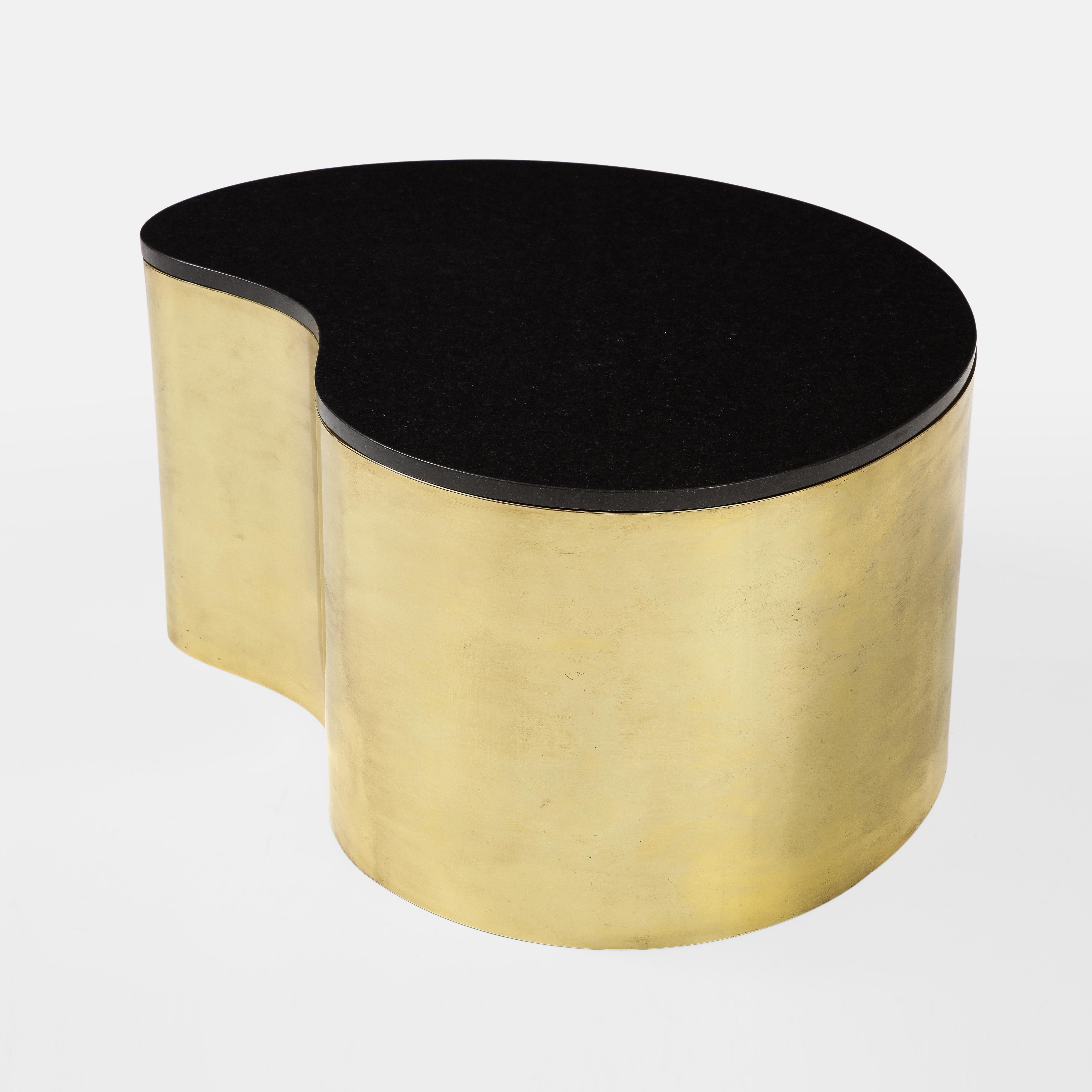 Mid-Century Modern Karl Springer Freeform Coffee Table in Brass and Granite, 1970s For Sale