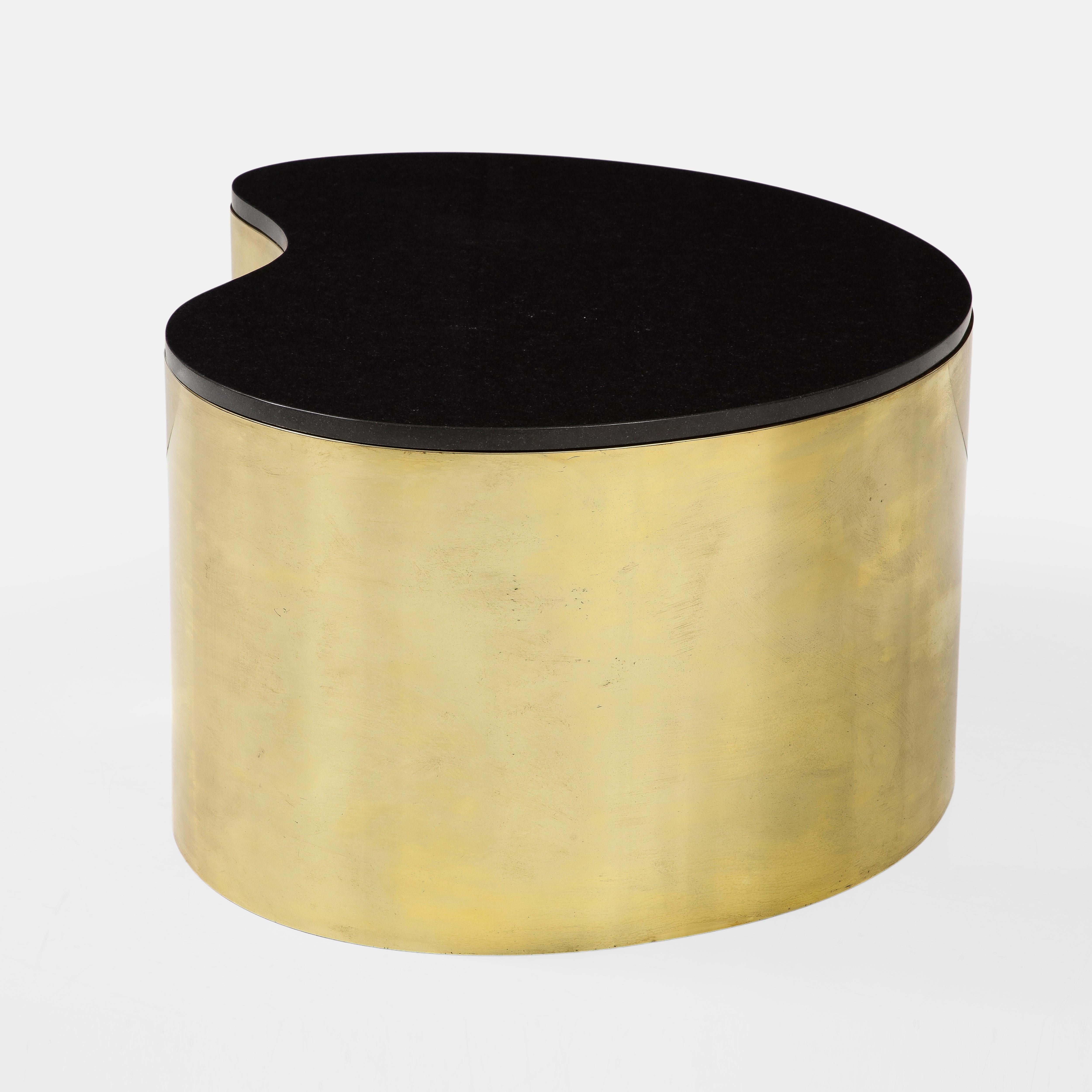 American Karl Springer Freeform Coffee Table in Brass and Black Granite Top, 1970s For Sale