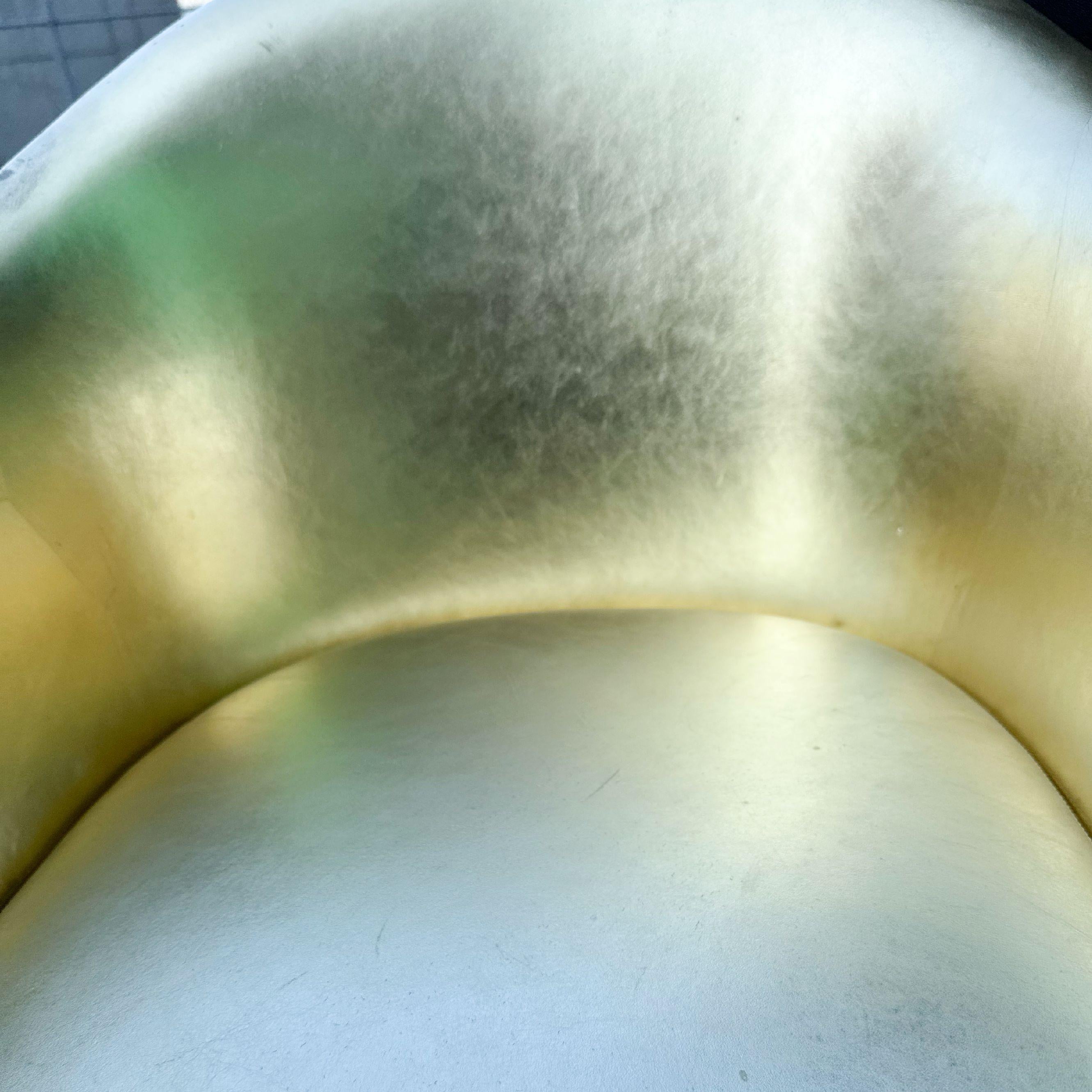 Karl Springer Gilt Leather Tulip Armchair Lounge Chair, Signed, 1991, Gold, USA. For Sale 6