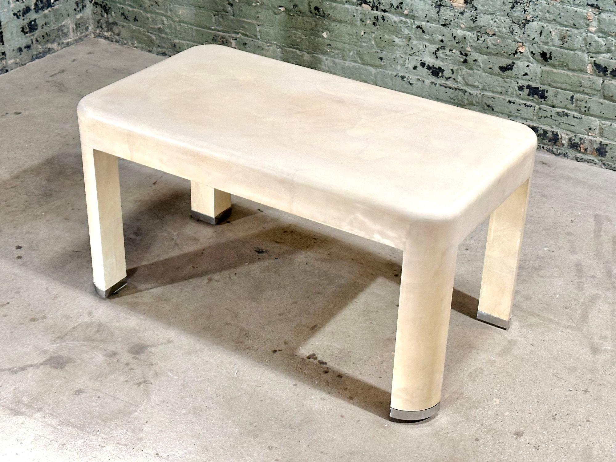 Nord-américain Table basse en peau de chèvre Karl Springer, 1977 en vente