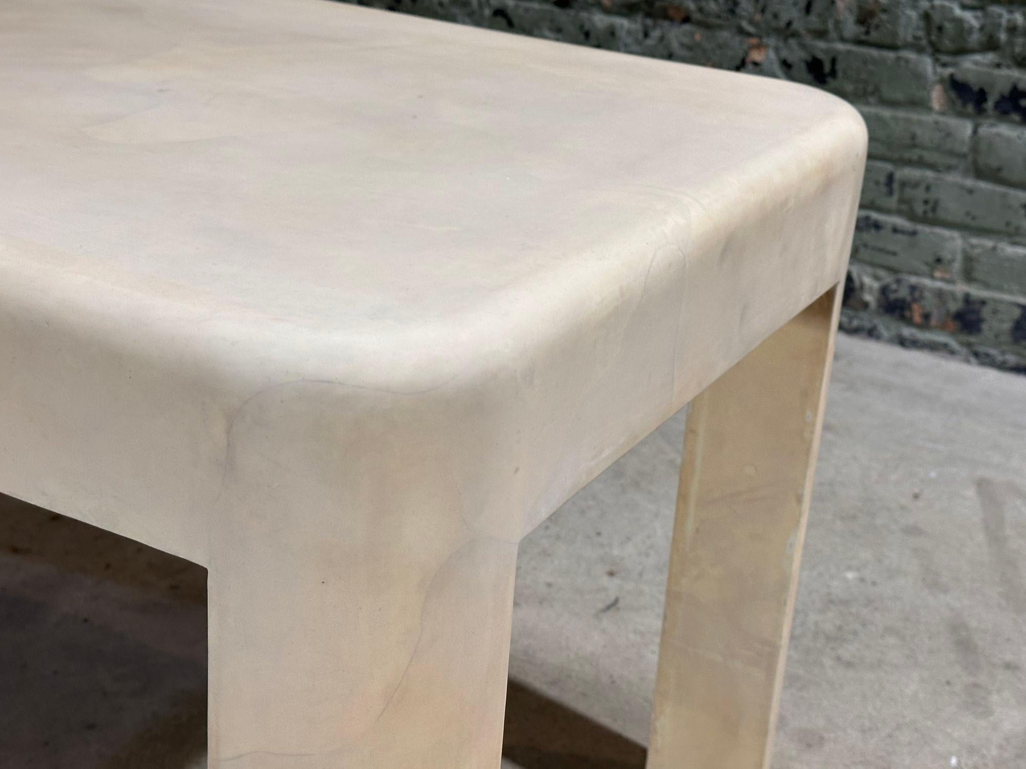 Cuir de chèvre Table basse en peau de chèvre Karl Springer, 1977 en vente