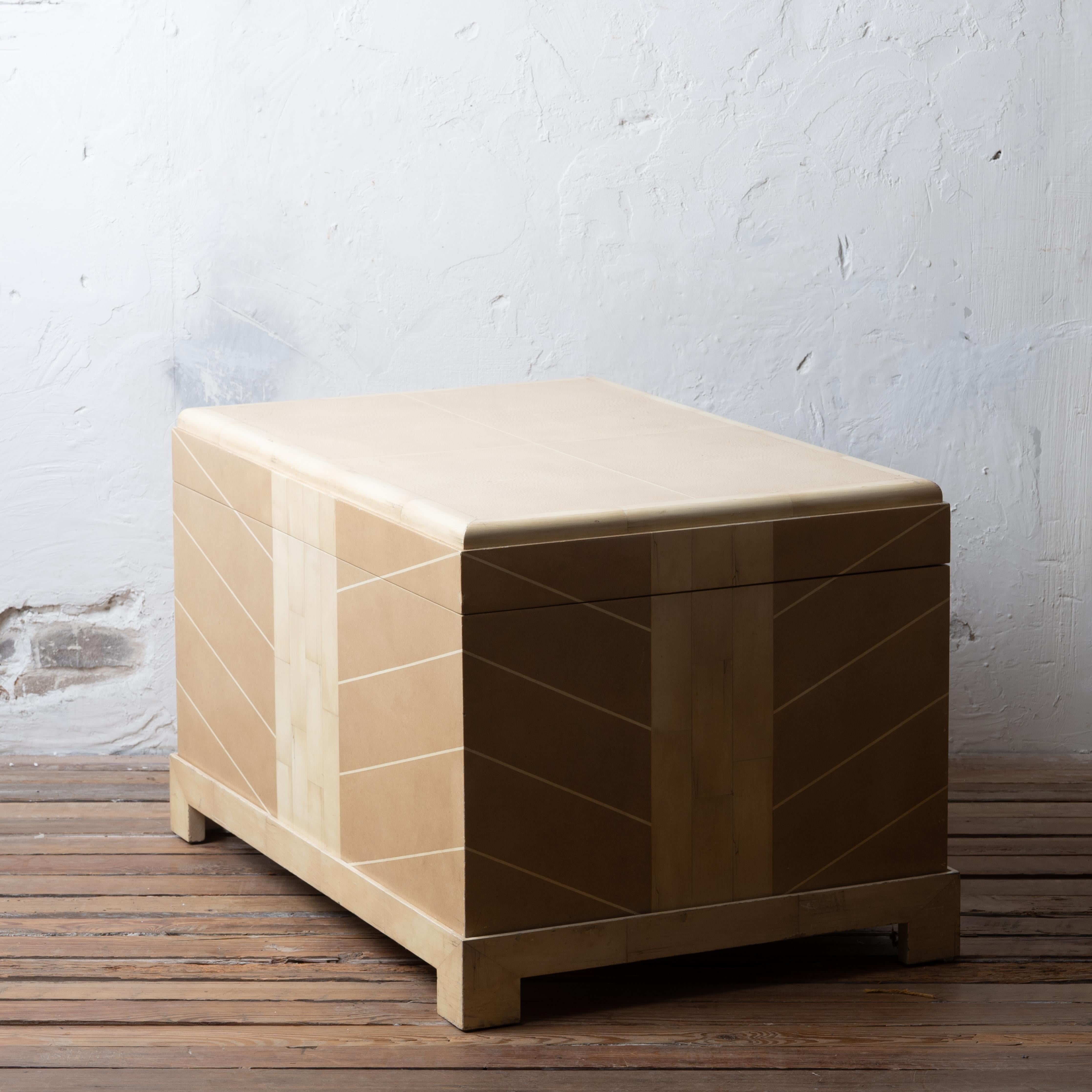 Caja de Kioto Karl Springer sobre soporte, c.1970 en venta 2