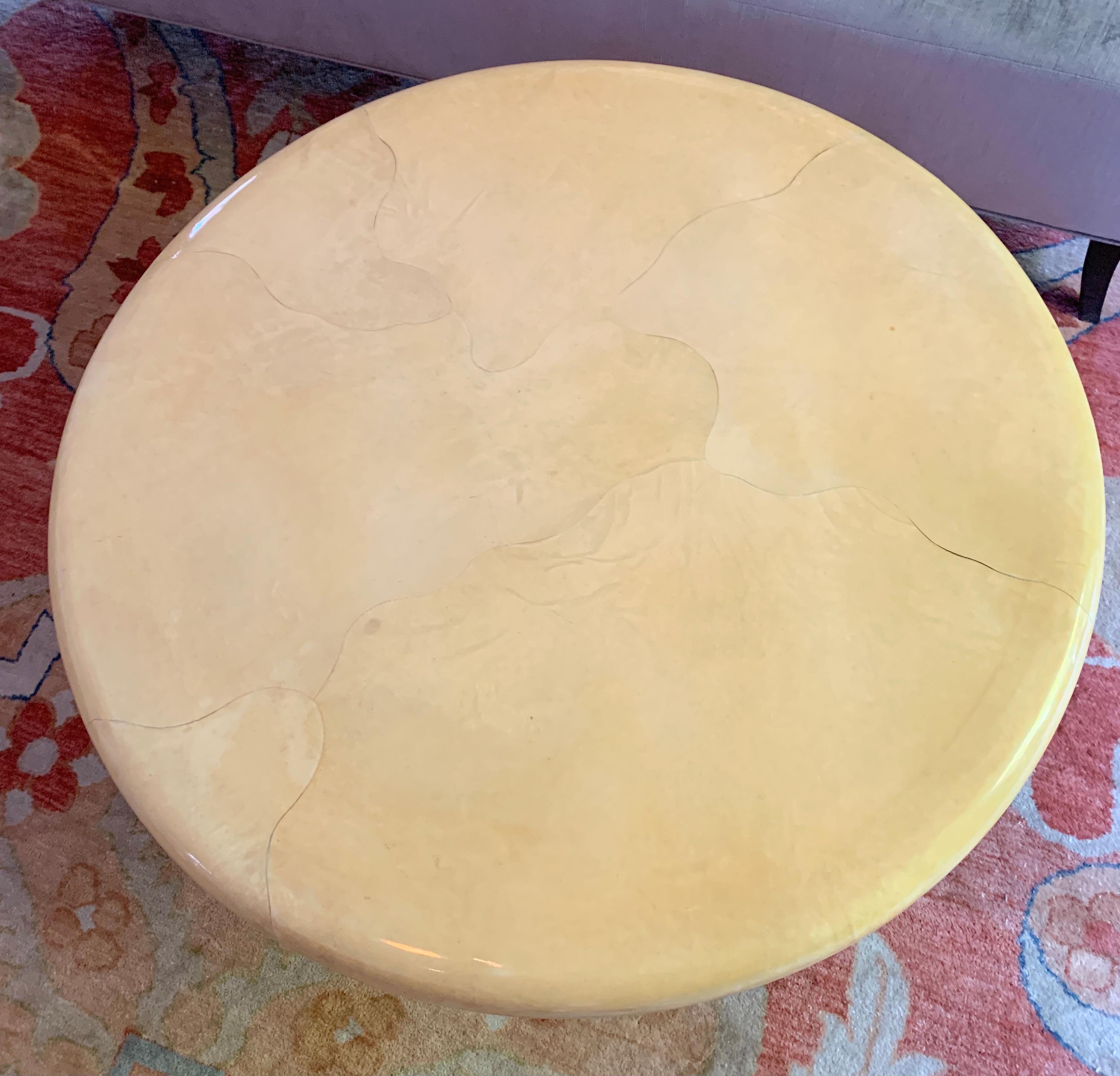 20ième siècle Table basse champignon en peau de chèvre laquée Karl Springer en vente