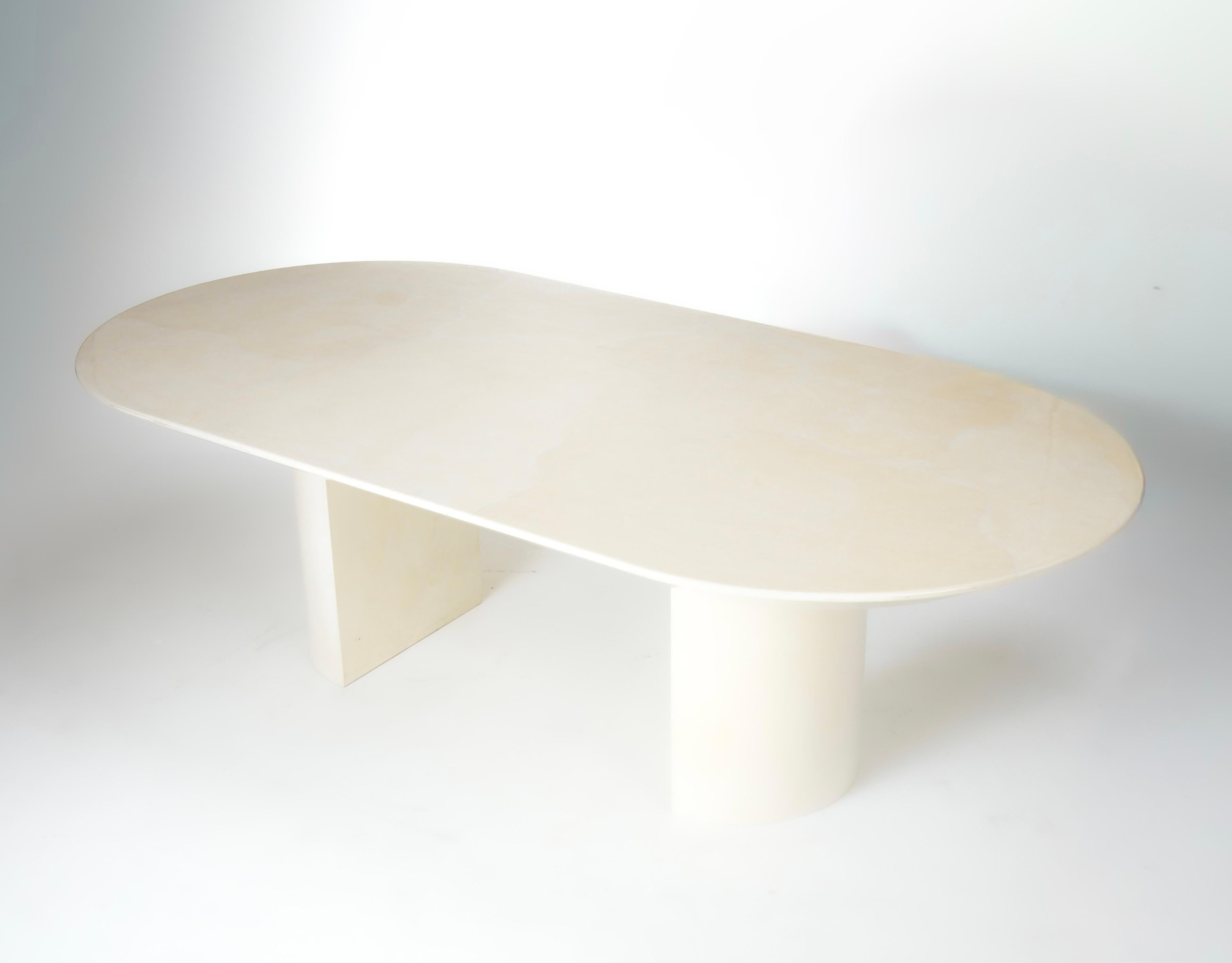 Moderno Tavolo da pranzo ovale in pelle di capra laccato Karl Springer in vendita